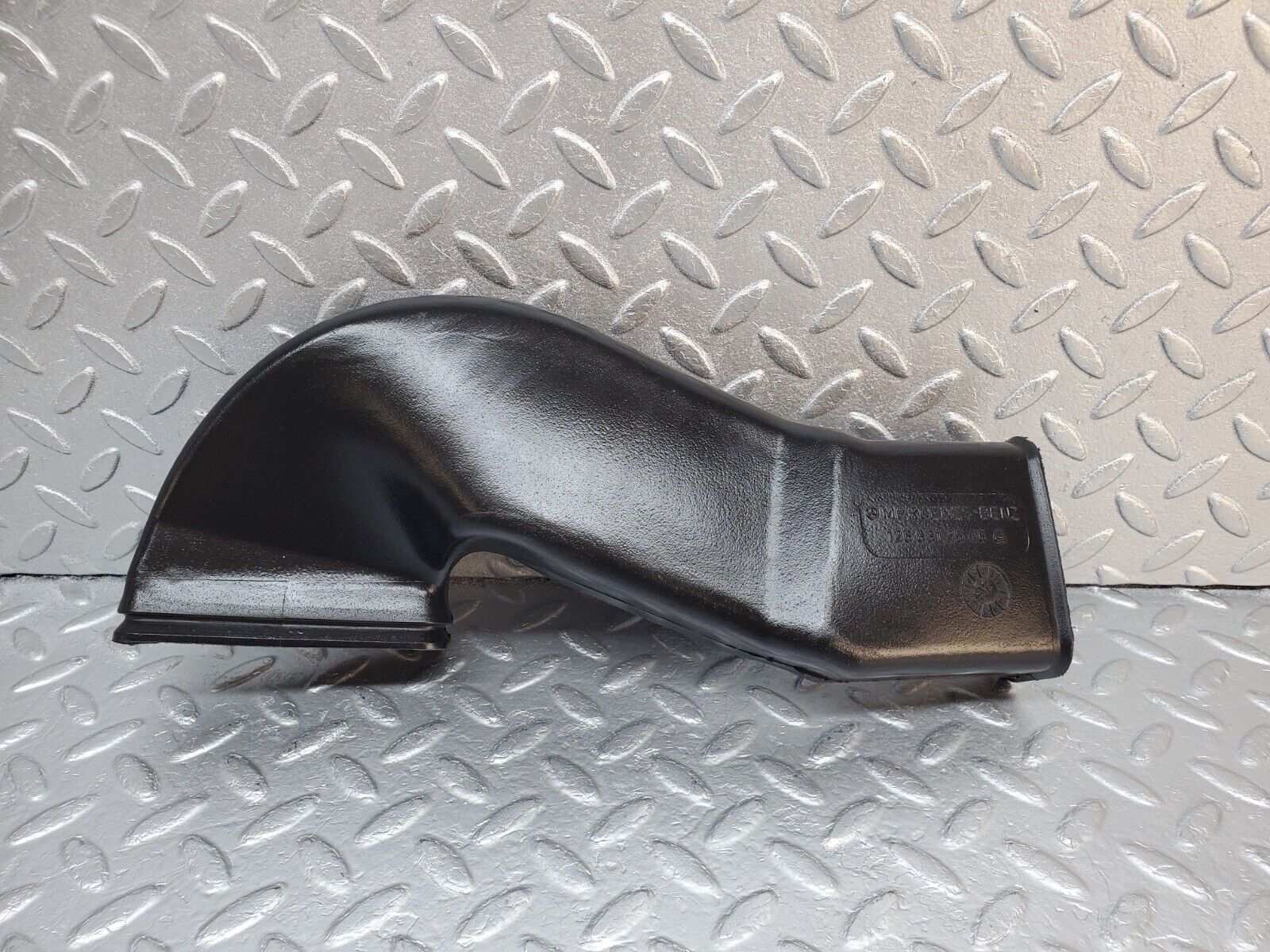45927 Mercedes-Benz W126 420SE Dashboard Air Duct Right 1268312546