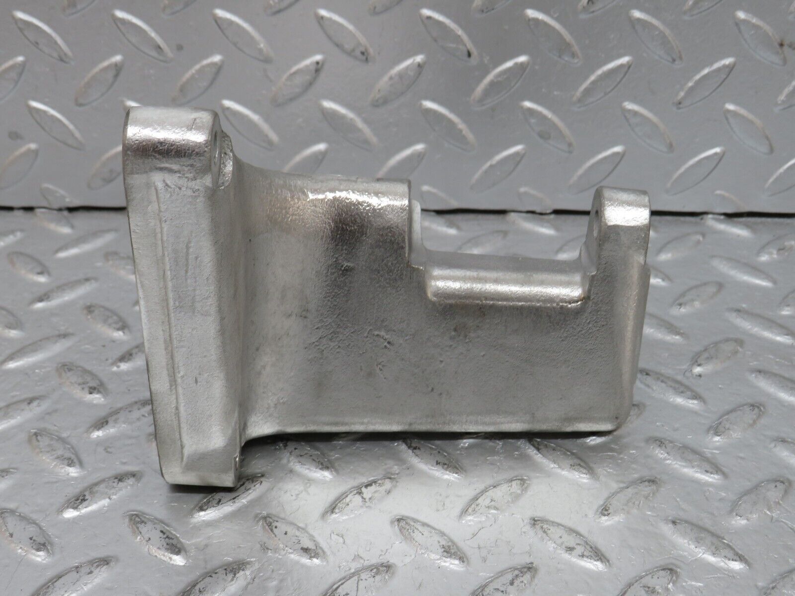 32851 Mercedes-Benz C107 R107 350 V8 Alternator Generator Bracket 1161550735