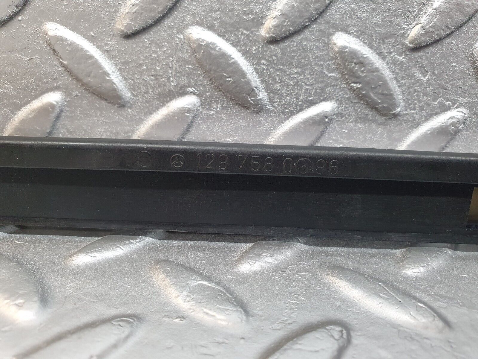 42610 Mercedes-Benz R129 320SL Coupe Trunk Lid Handle Trim 1297580396