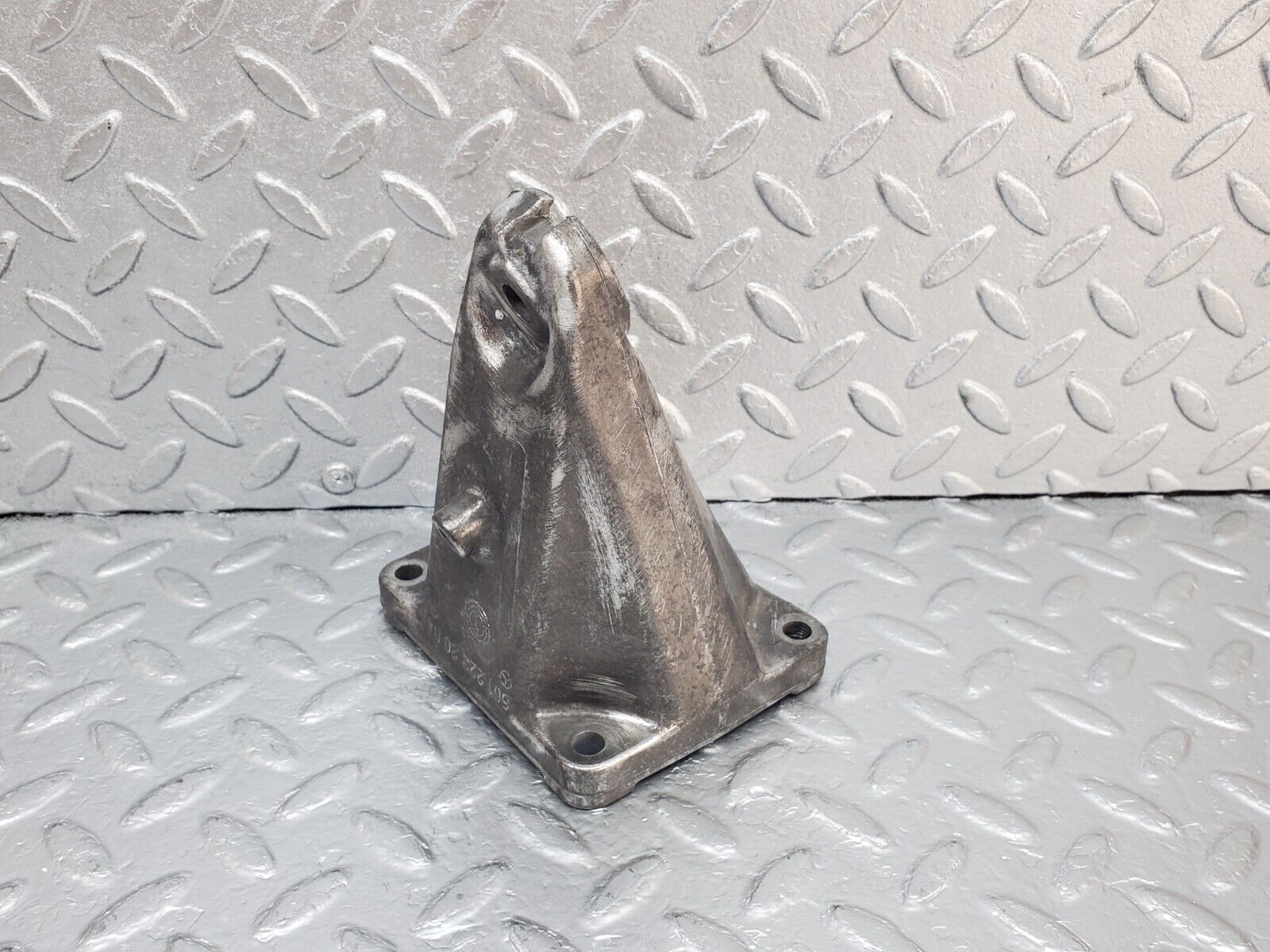 44809 Mercedes-Benz W124 220E Engine Mount Bracket Right Side 6012233004