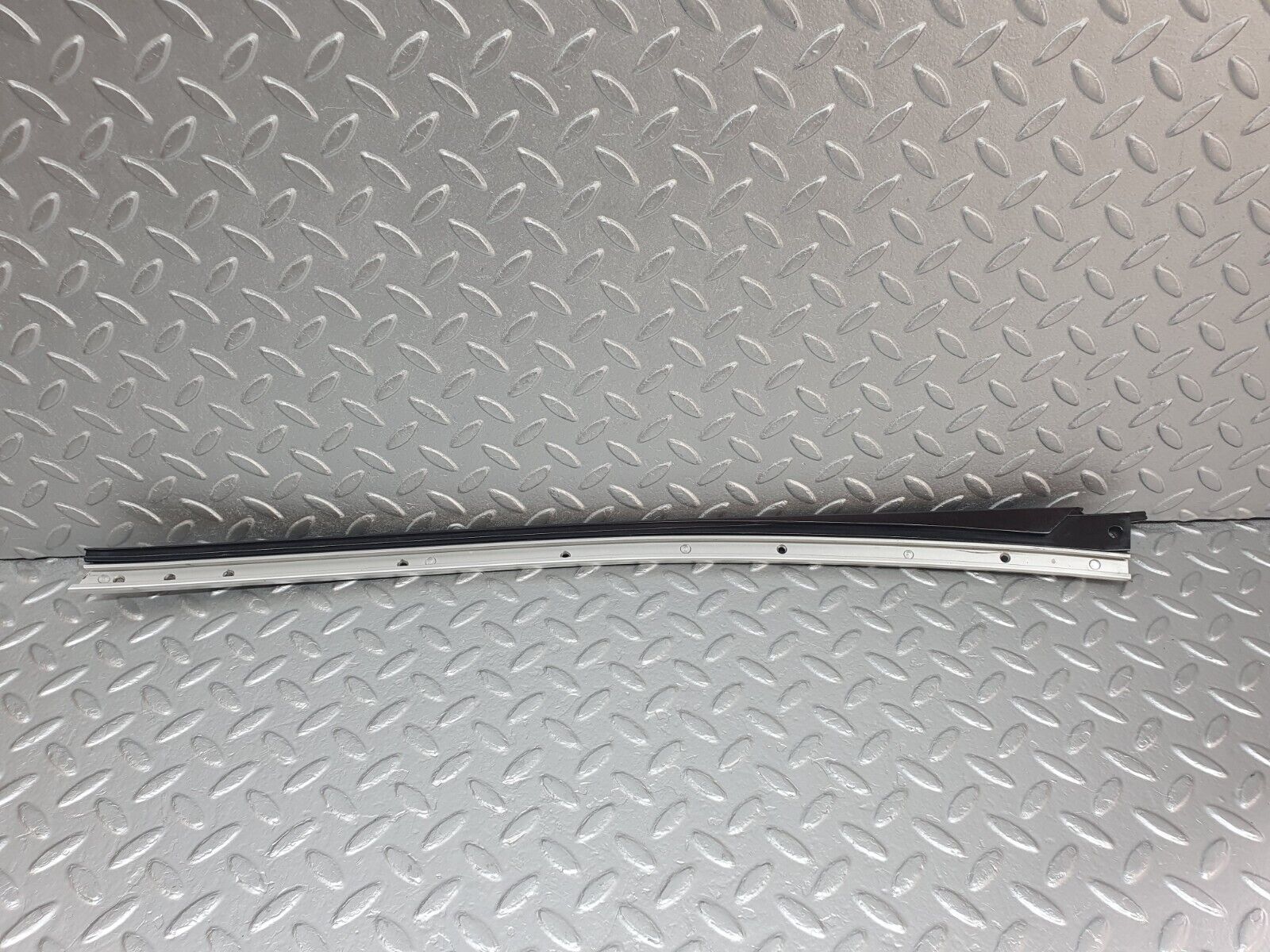 42449 Mercedes-Benz R129 320SL Coupe A Pillar Chrome Trim Cover Right