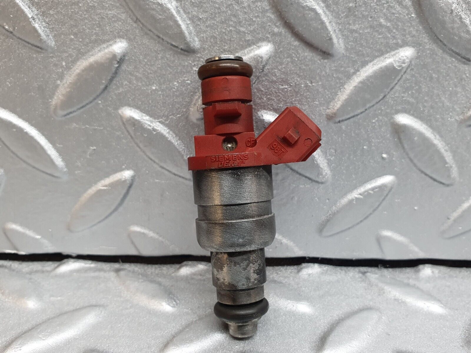 42056 Mercedes-Benz W202 C200 Fuel Injector Siemens 0000788523