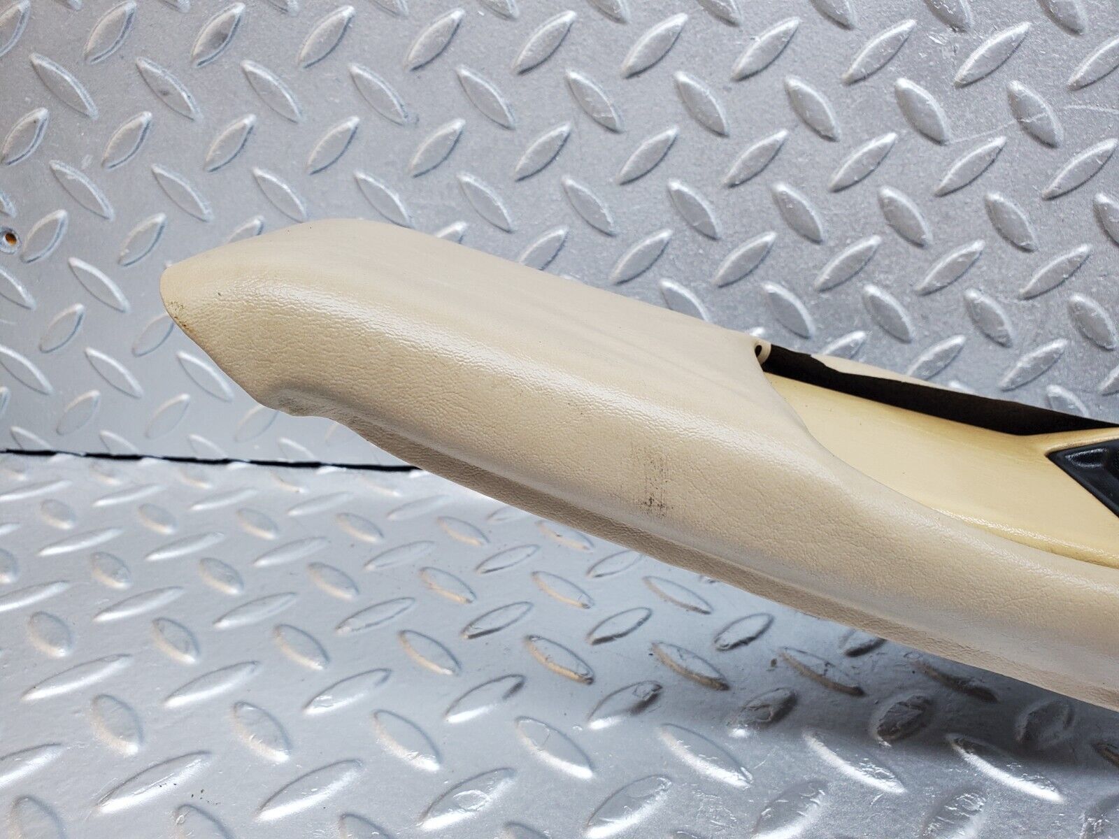 45766 Mercedes-Benz W126 420SE B Pillar Cover Left Side Beige 1246920122