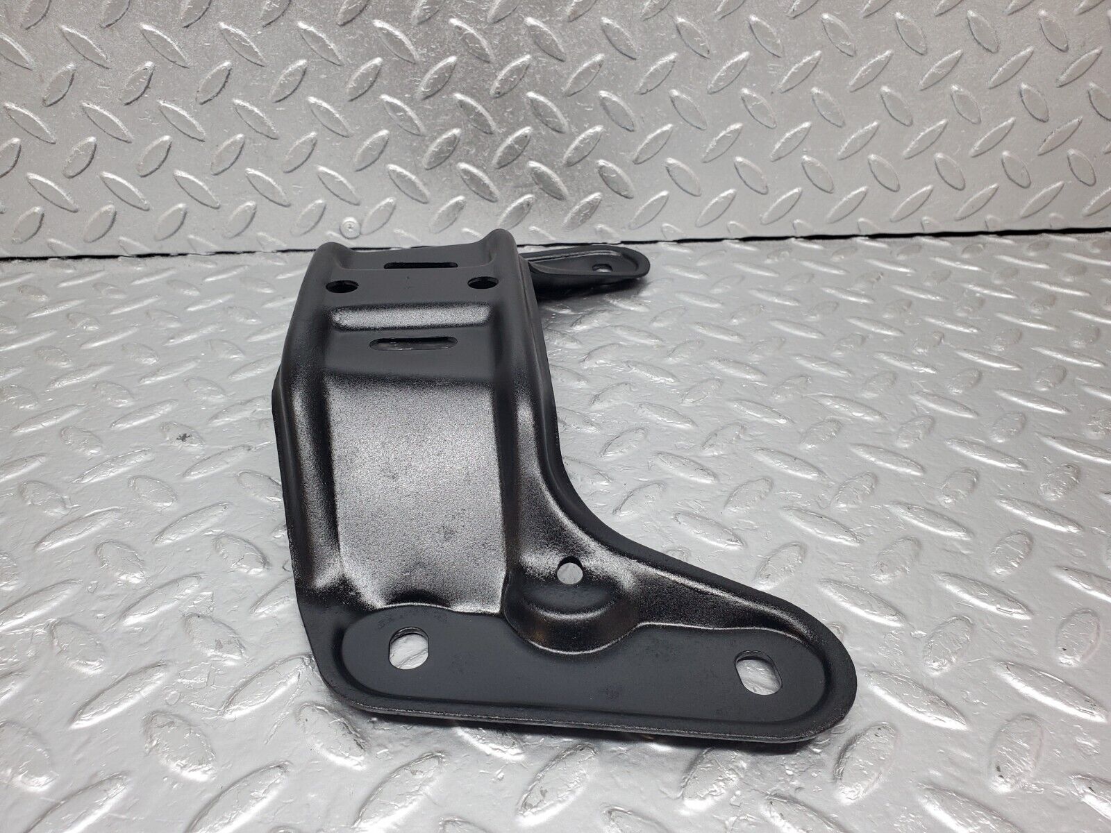 44473 Mercedes-Benz W123 280E Gearbox Mount Bracket