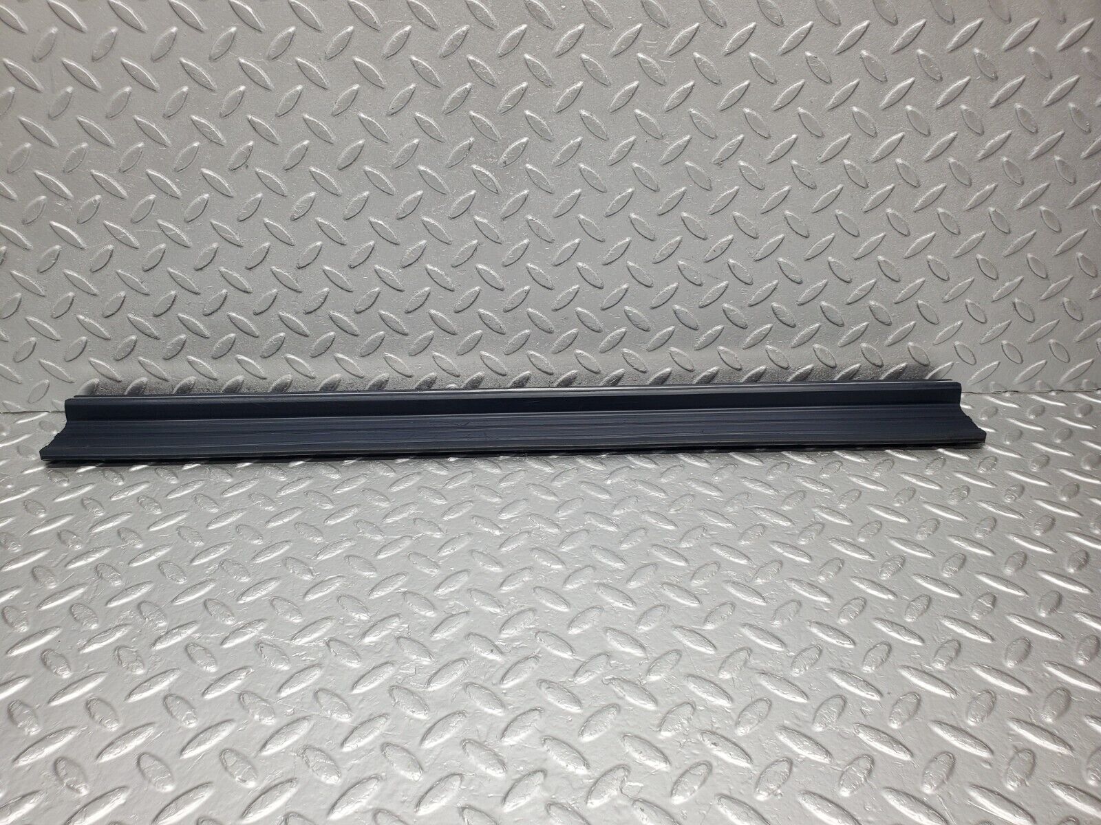 46006 Mercedes-Benz V123 240D LWB Front Door Sill Trim Blue