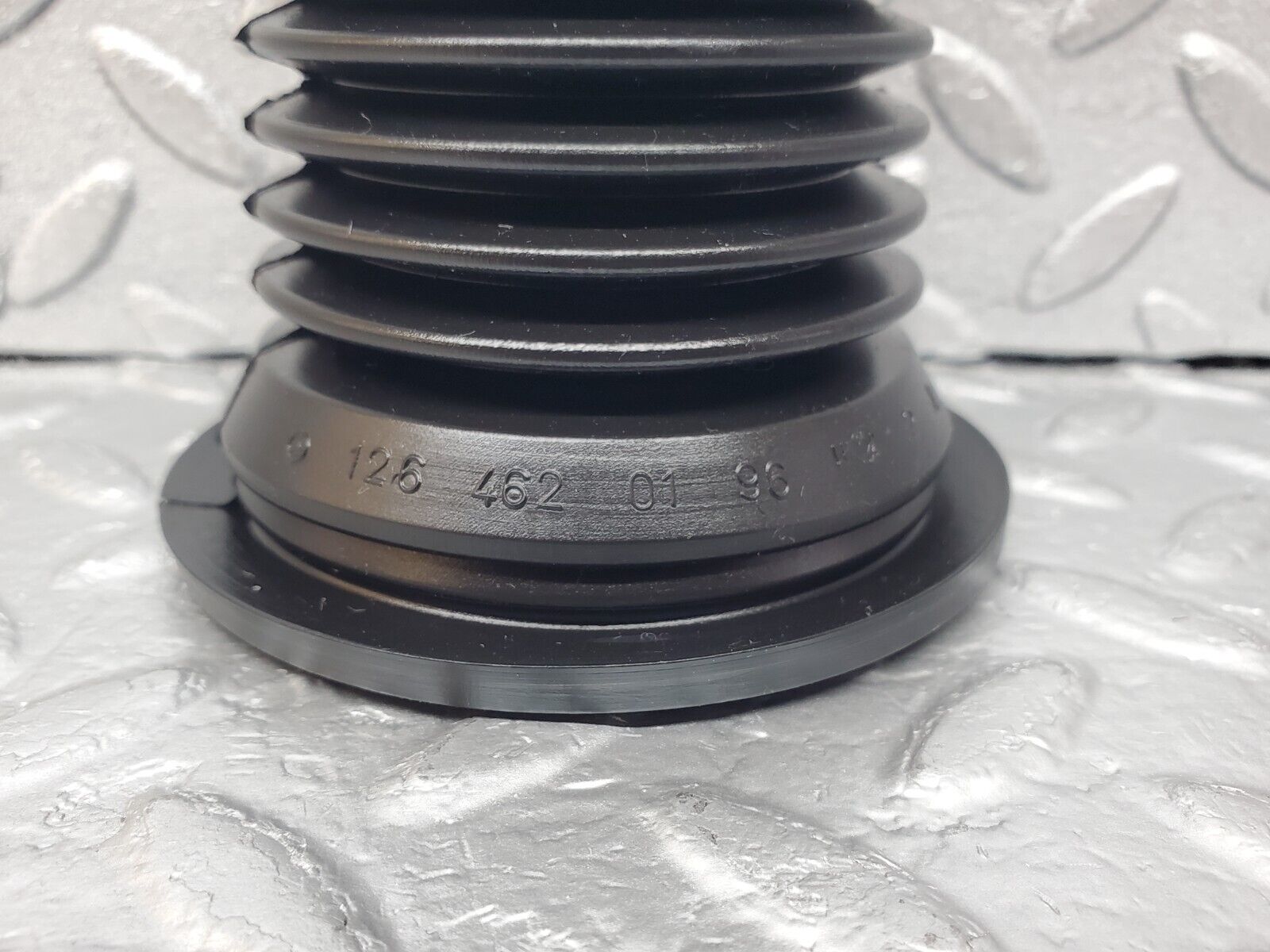 45736 Mercedes-Benz W126 420SE Steering Column Rubber Cover 1264620196