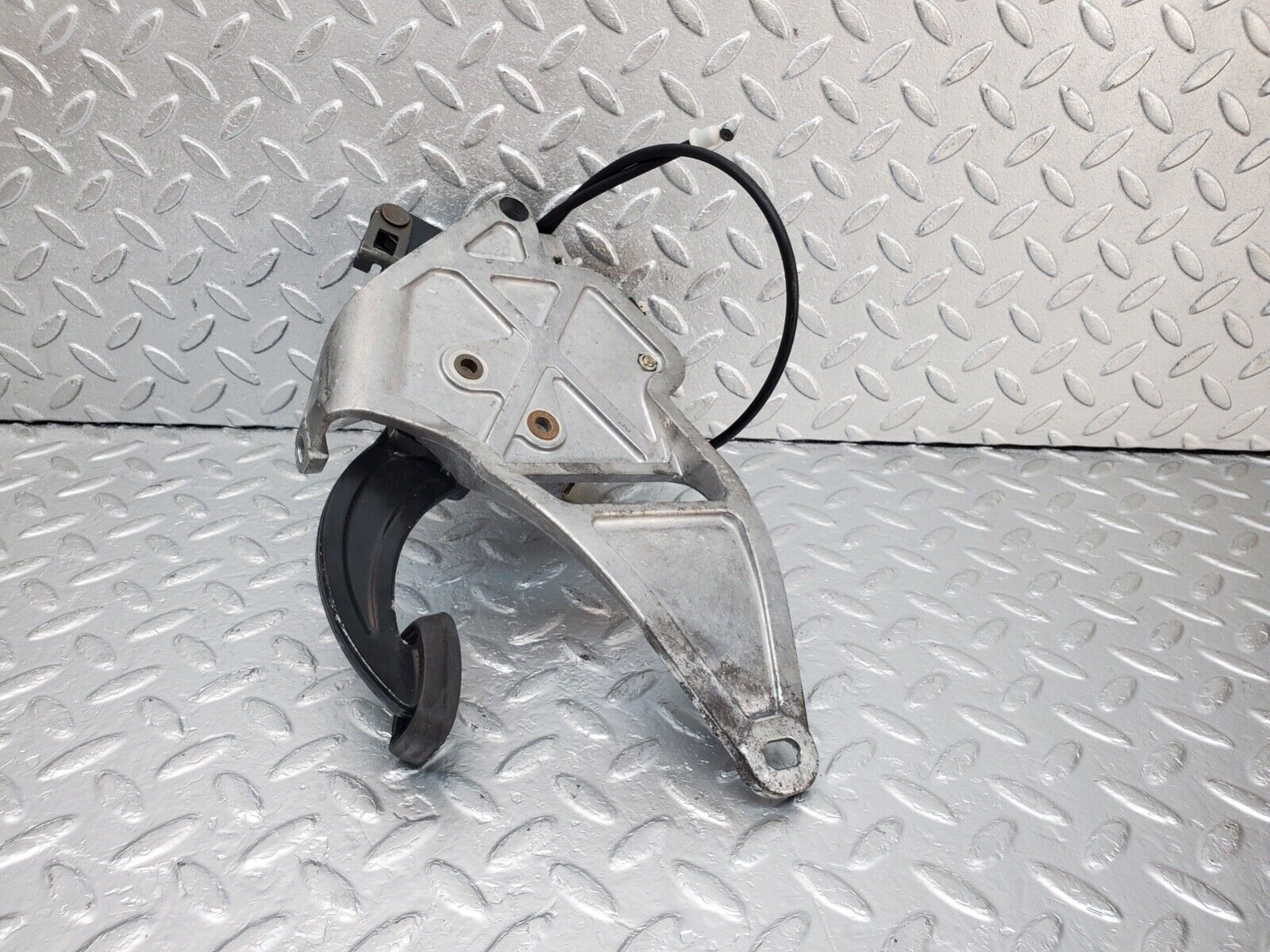 44590 Mercedes-Benz W124 220E Parking Brake Pedal 1244270736 1244270801