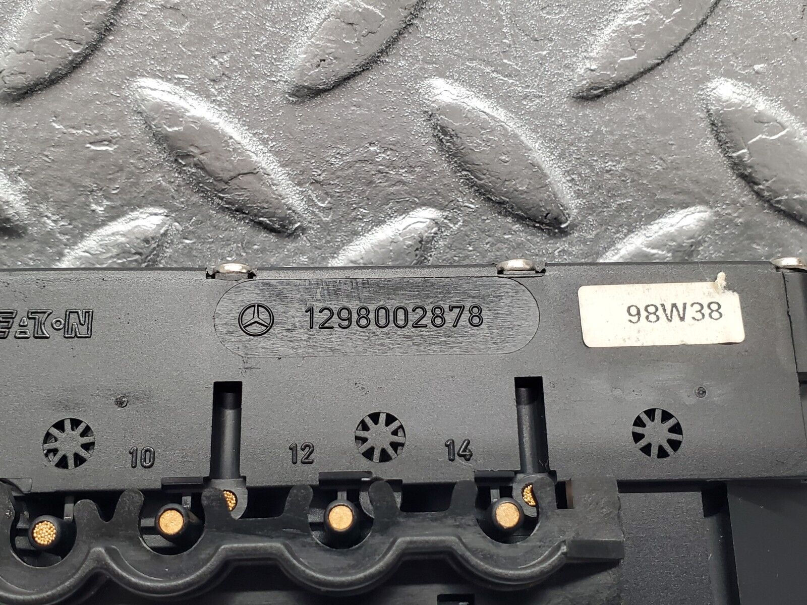 46903 Mercedes-Benz R129 320SL Coupe Heater Module Valve 1298002878 1298050714