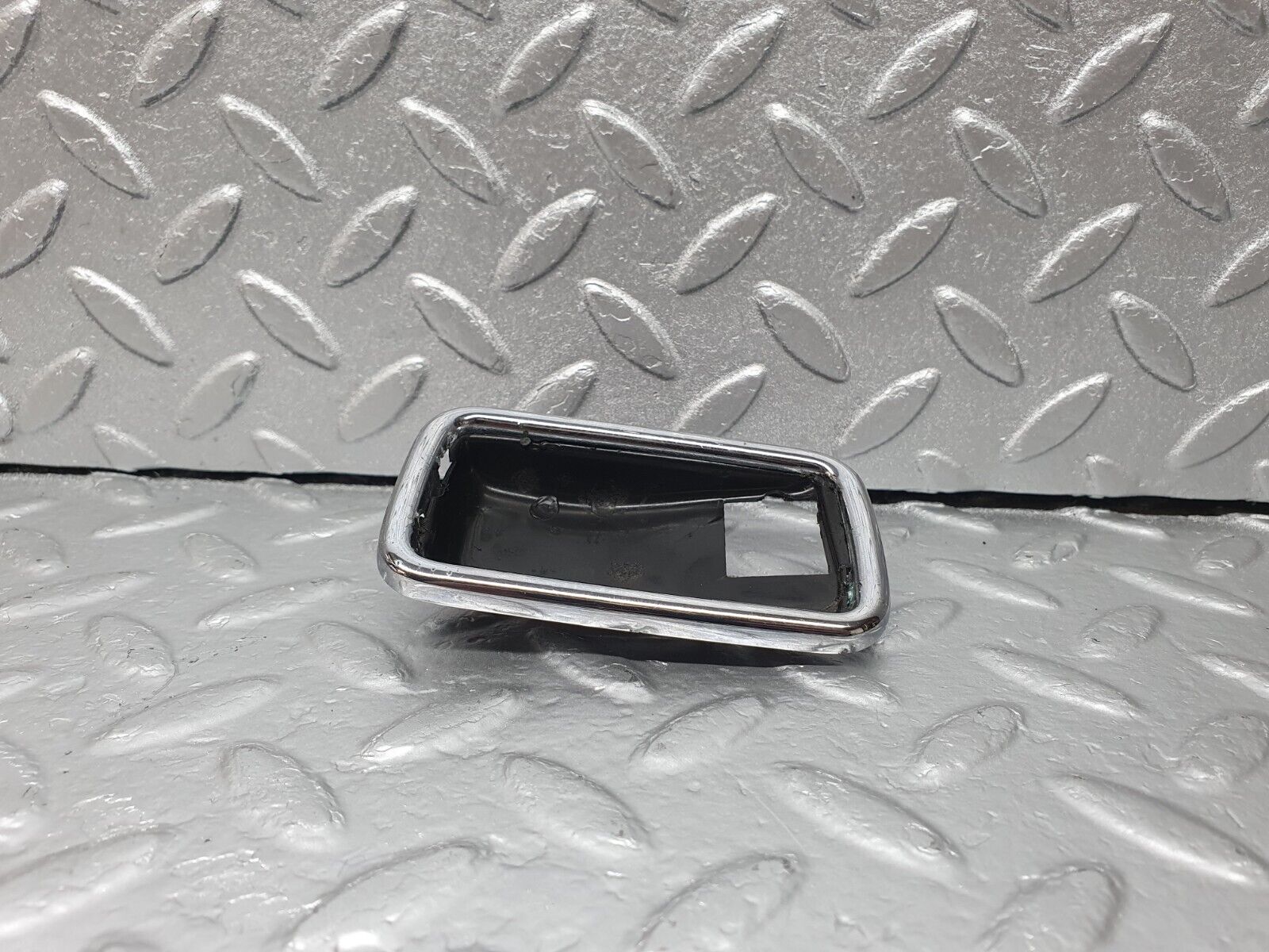 43106 Mercedes-Benz W108 280SE Chrome Frame For Door Opener Left 1087660511