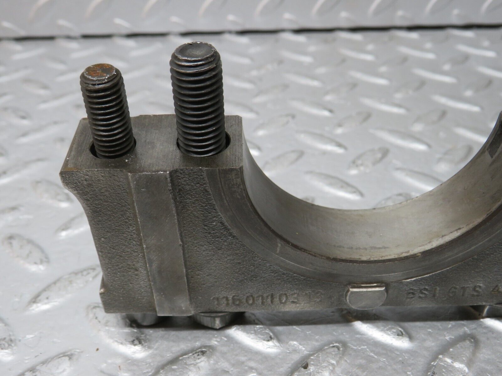 32869 Mercedes-Benz C107 R107 350 V8 Crankshaft Bearing Block 1160110312