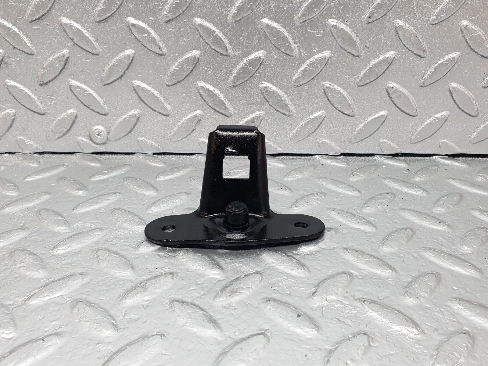 43576 Mercedes-Benz C126 380SEC Coupe Trunk Lock Latch