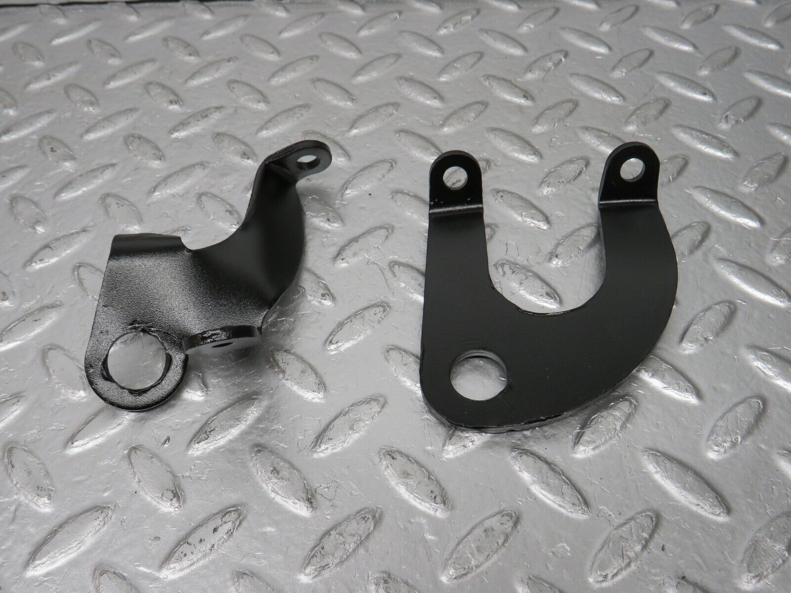 33063 Mercedes-Benz C107 R107 350 V8 Engine Lifting Eyes Hooks