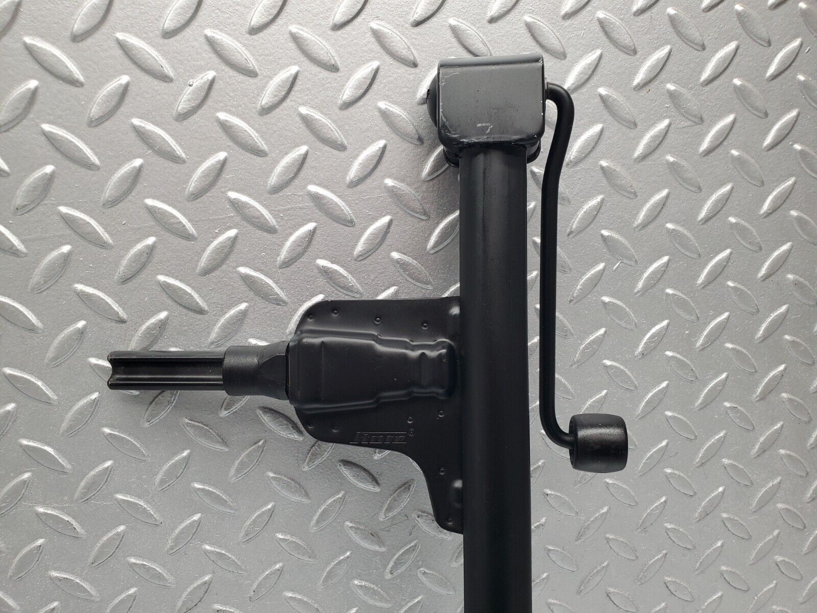 46810 Mercedes-Benz R129 320SL Coupe Car Jack 1295830015