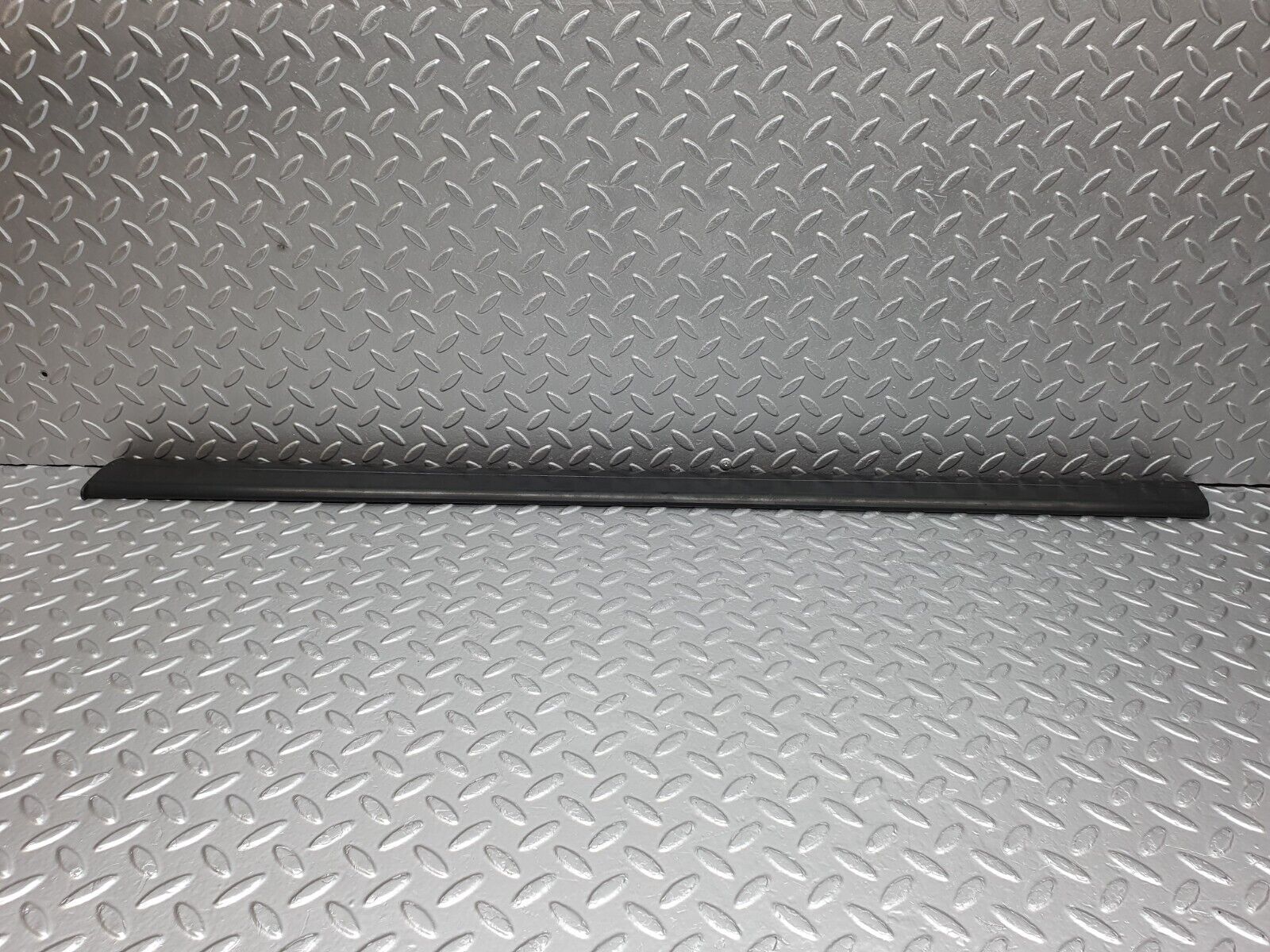 41684 Mercedes-Benz W124 200E Front Right Door Lower Moulding Trim