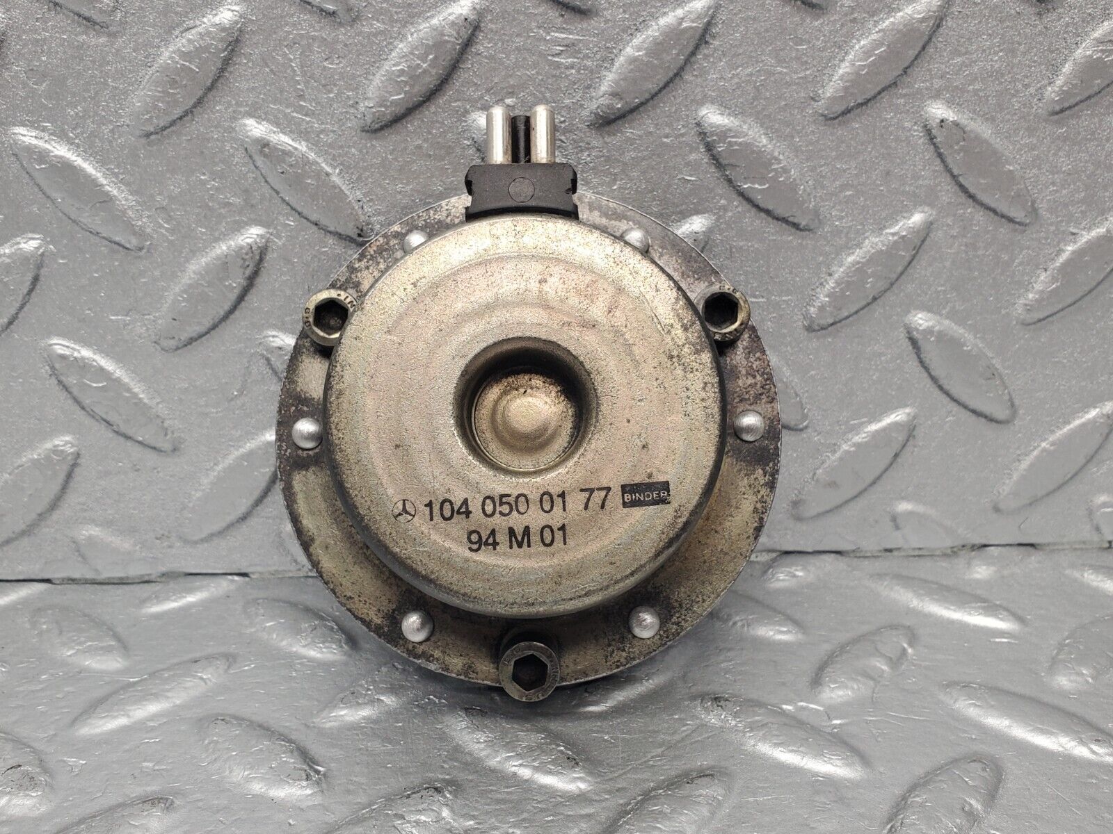 46207 Mercedes-Benz W124 280E Camshaft Adjuster Magnet 1040500177