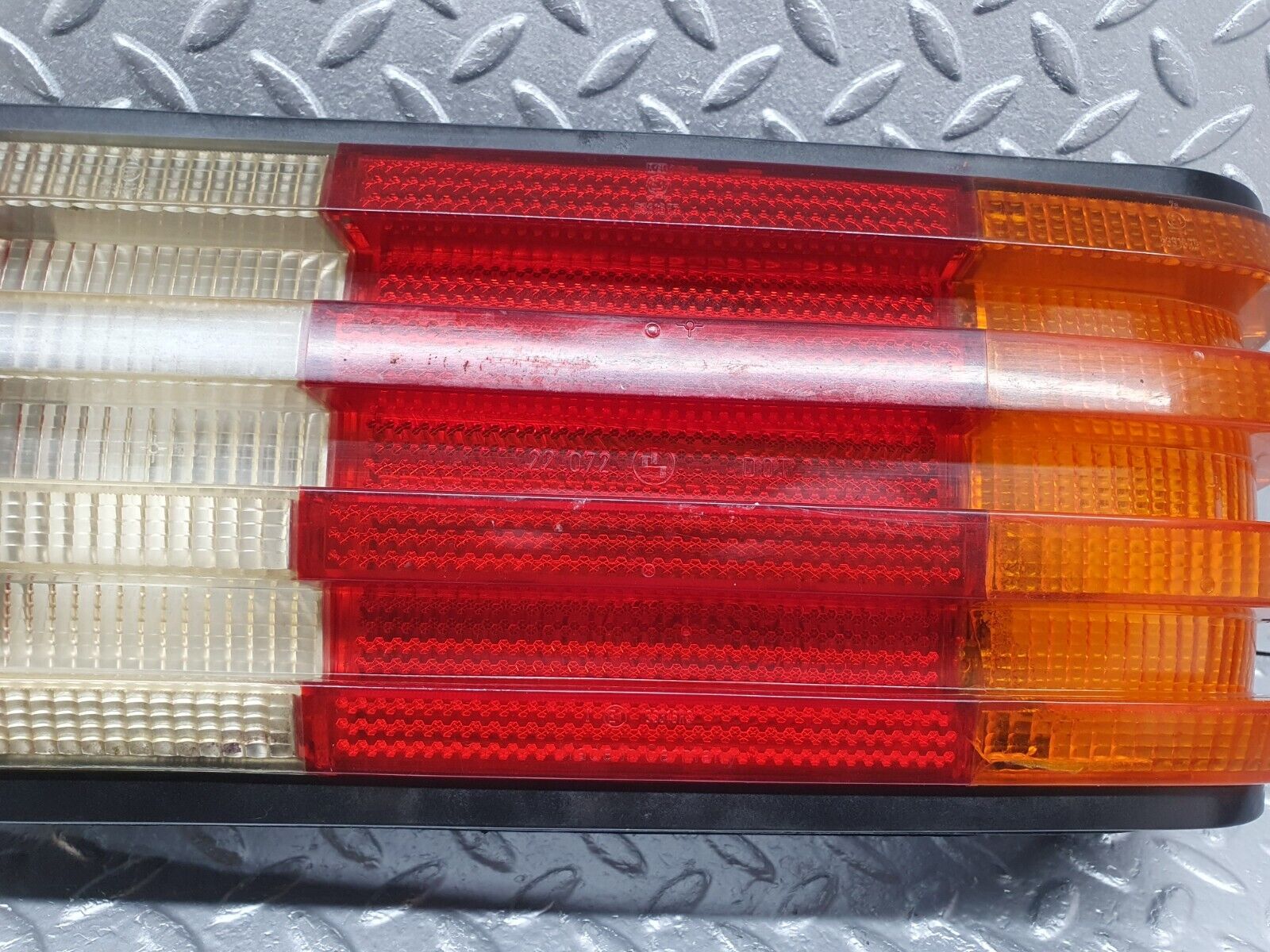 43621 Mercedes-Benz C126 380SEC Coupe Tail Light Right Side 1268201064