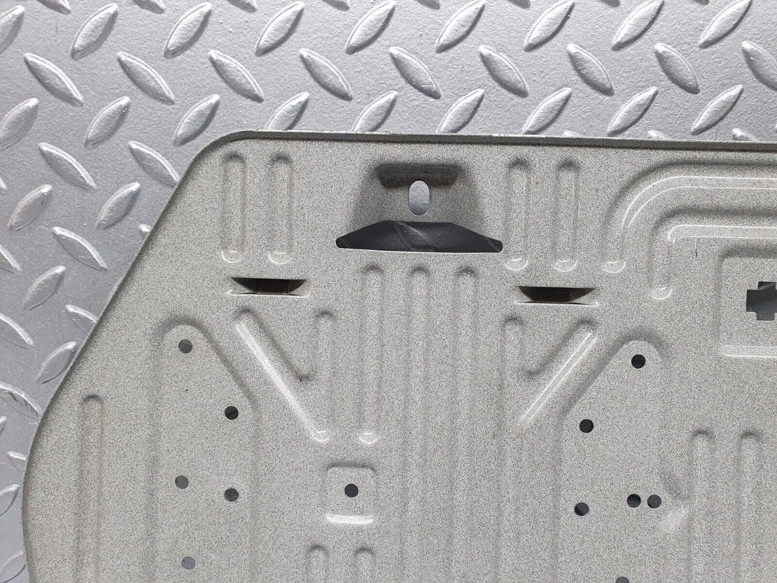 41933 Mercedes-Benz W202 C200 Front Left Floor Cover