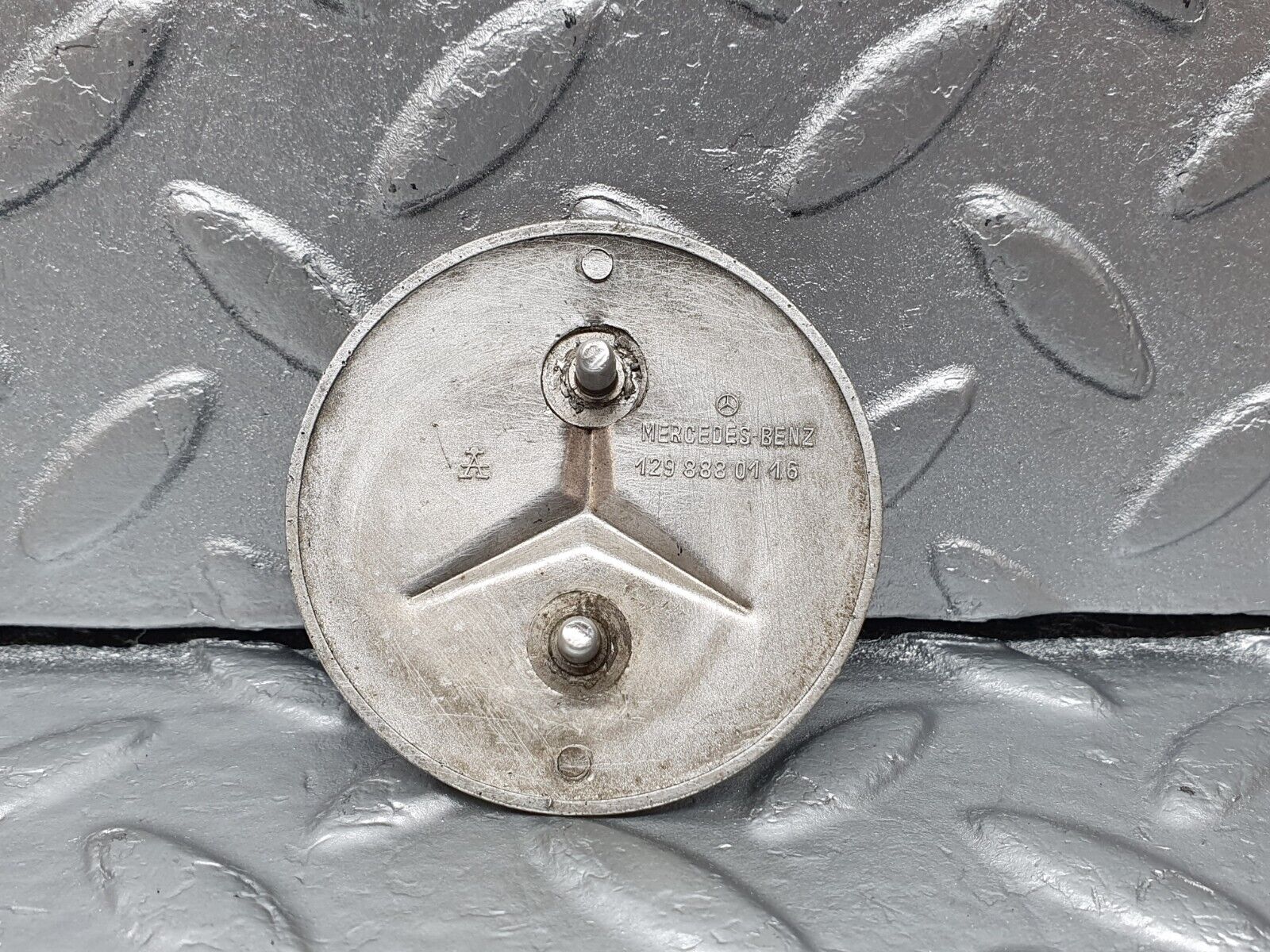 42539 Mercedes-Benz R129 320SL Coupe Bonnet Badge Emblem 1298880116