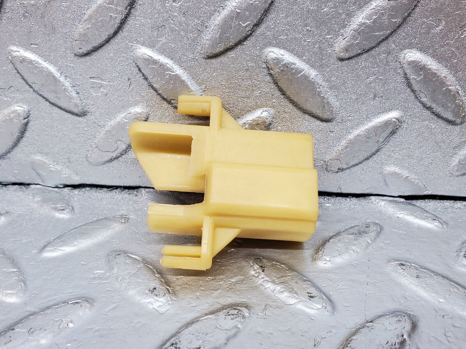 44568 Mercedes-Benz W123 280E Automatic Gearbox Support Bracket 722.309 1262770740 1262770940