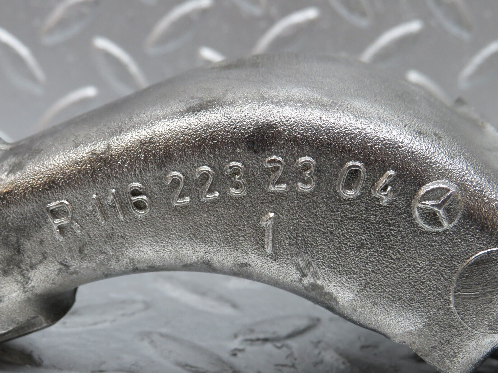 32755 Mercedes-Benz C107 R107 350 V8 Engine Mount Bracket Right Side 1162232304