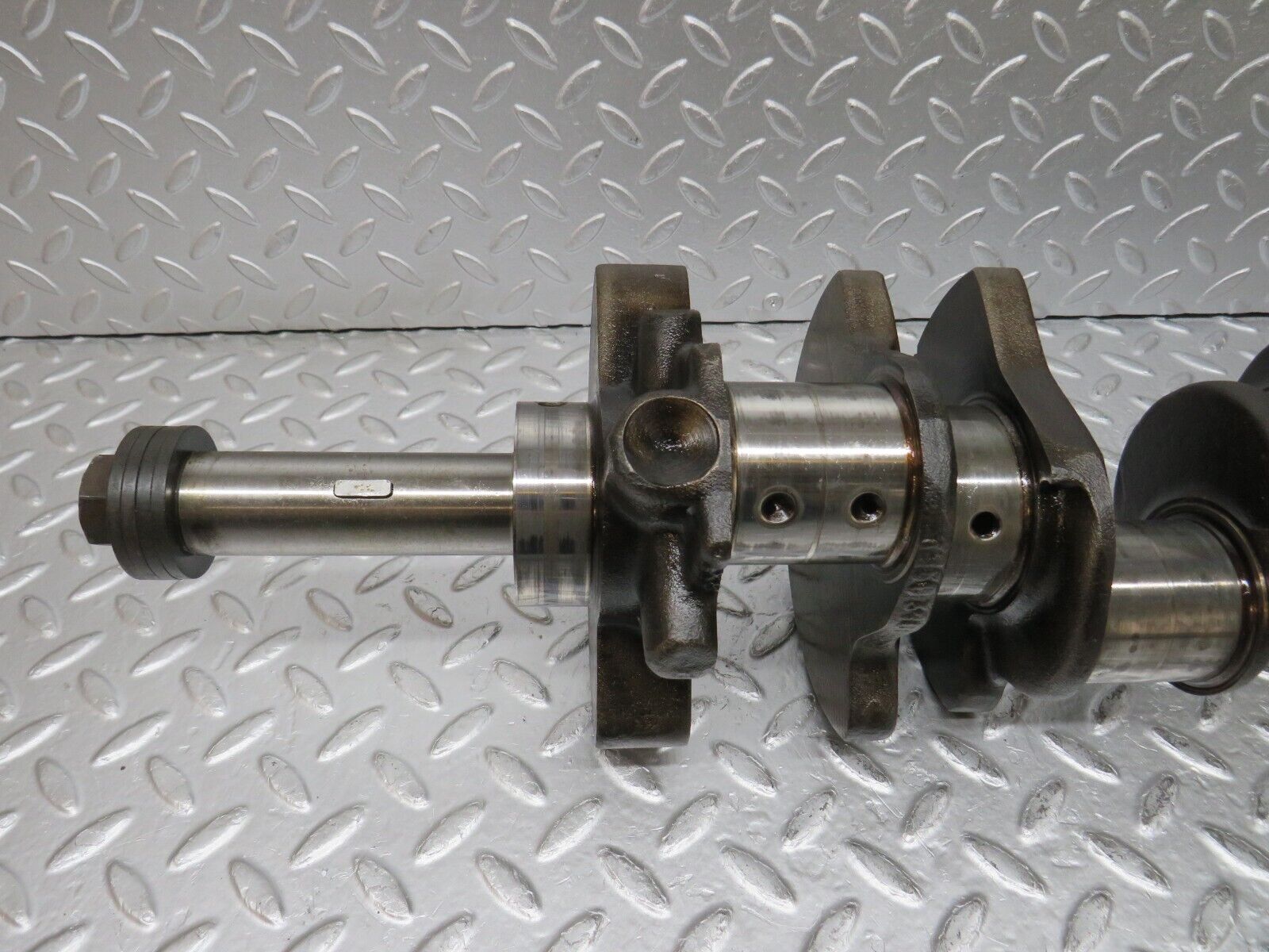 32813 Mercedes-Benz C107 R107 350 V8 Crankshaft 1160310801