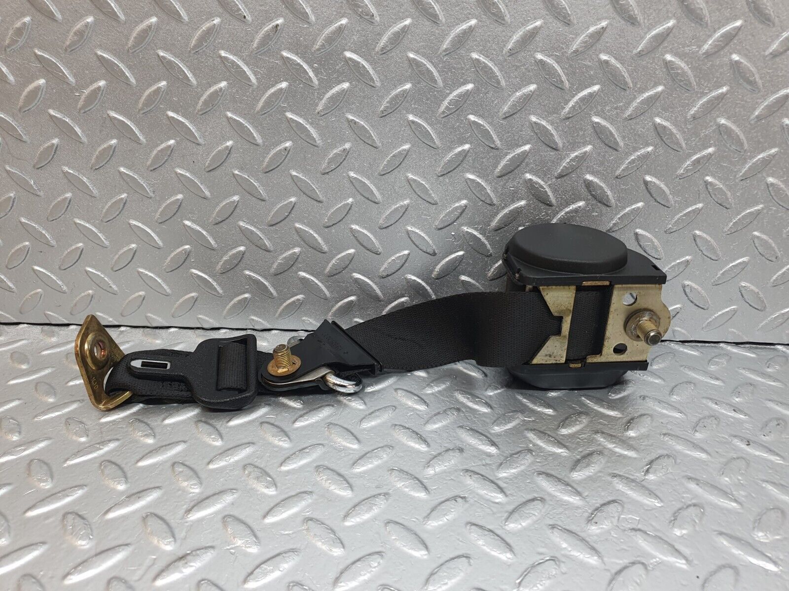 42805 Mercedes-Benz W201 190 2.0L Rear Seat Belt Set With Buckles 1268601886 2018605685