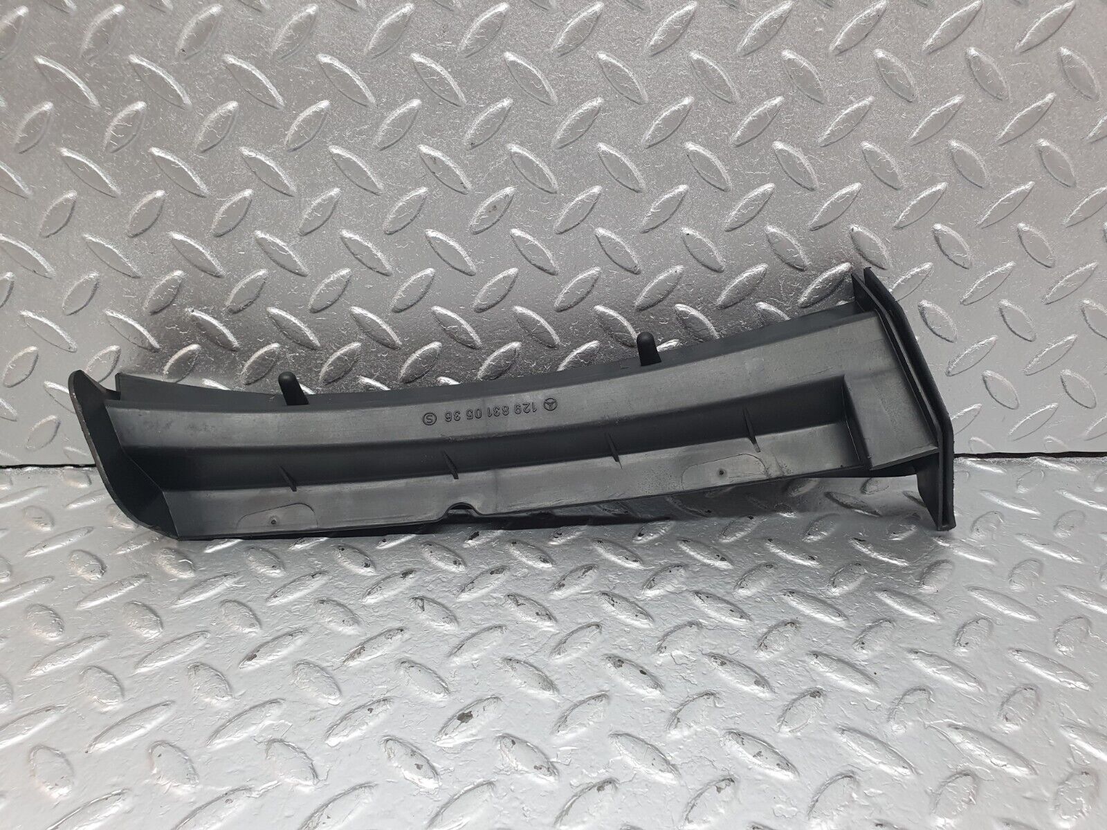 42431 Mercedes-Benz R129 320SL Coupe Windscreen Drain Channel Left 1298310536