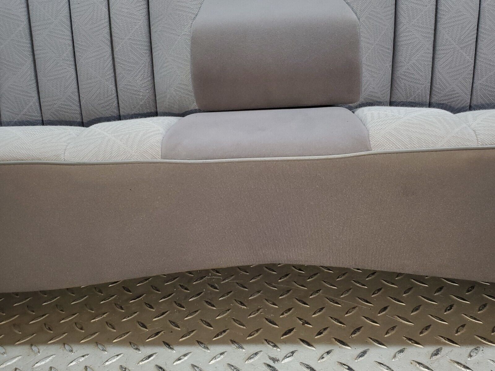 44738 Mercedes-Benz W124 220E Rear Seat 1249202216