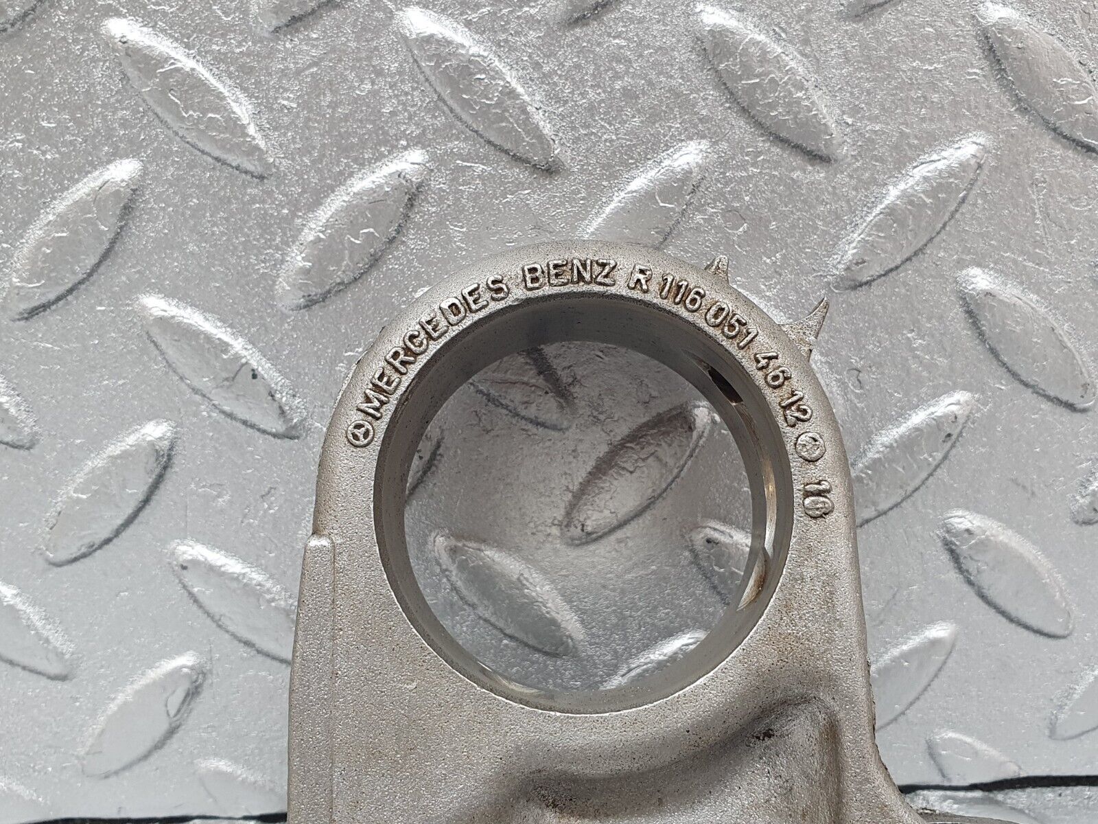 43800 Mercedes-Benz C126 380SEC Coupe Camshaft Tower Bearing 1160514612