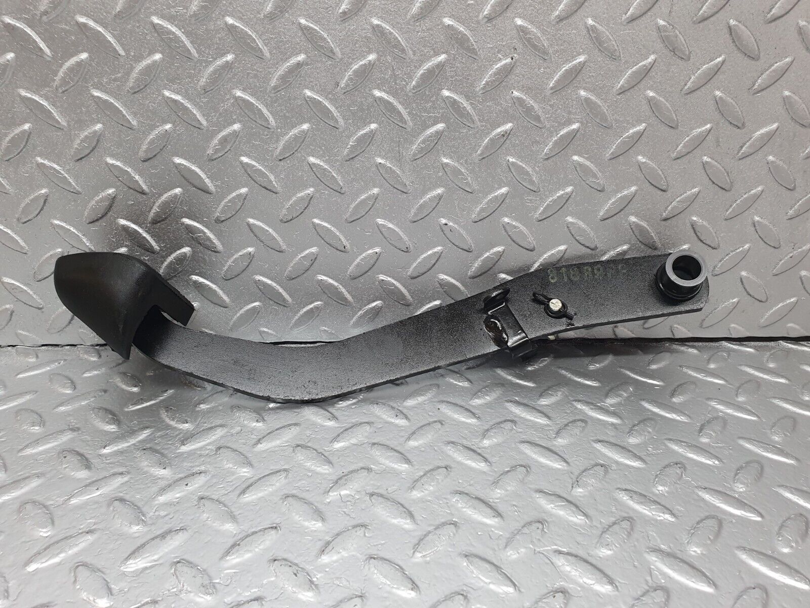 42698 Mercedes-Benz W201 190 2.0L Brake Pedal With Rubber 2012920082