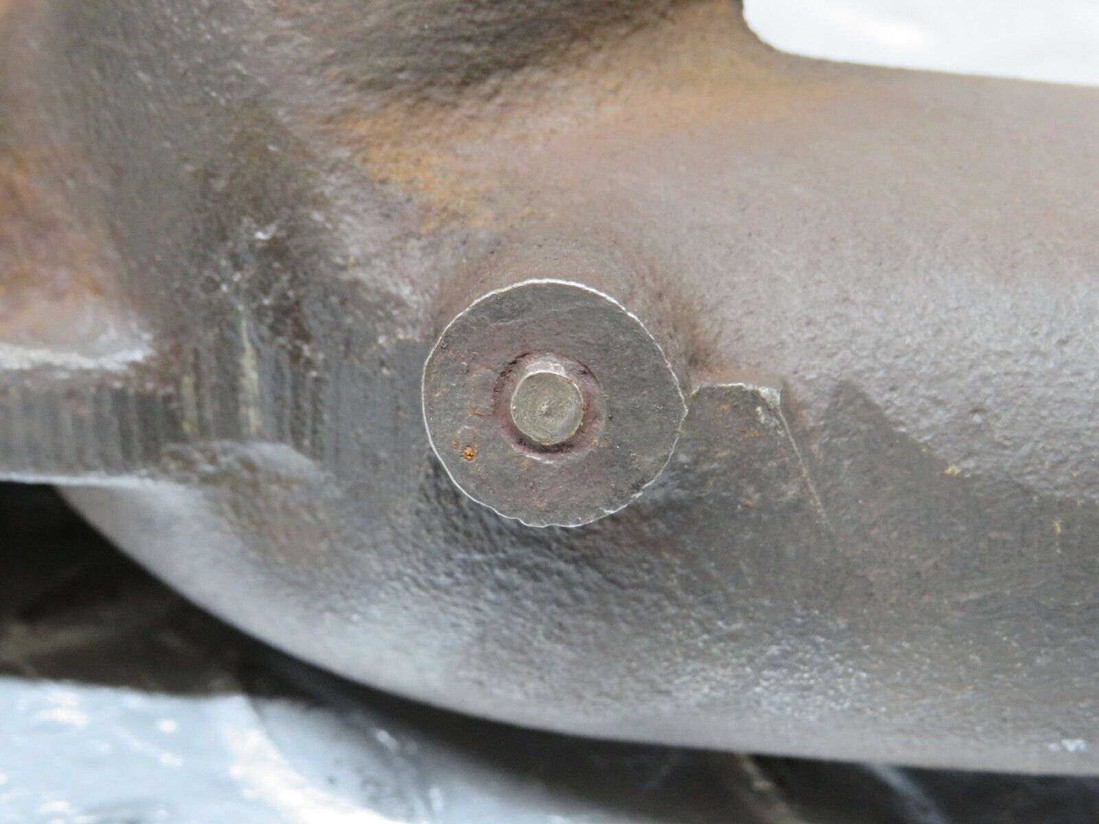 39276 Mercedes-Benz R107 500SL Exhaust Manifold Right Side 1171421202