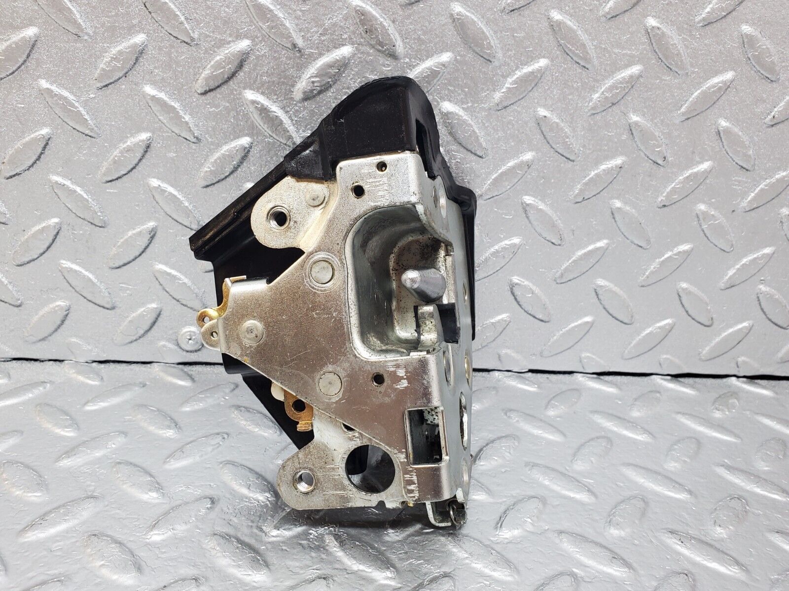 44439 Mercedes-Benz W123 280E Rear Right Door Lock Mechanism 1237330208