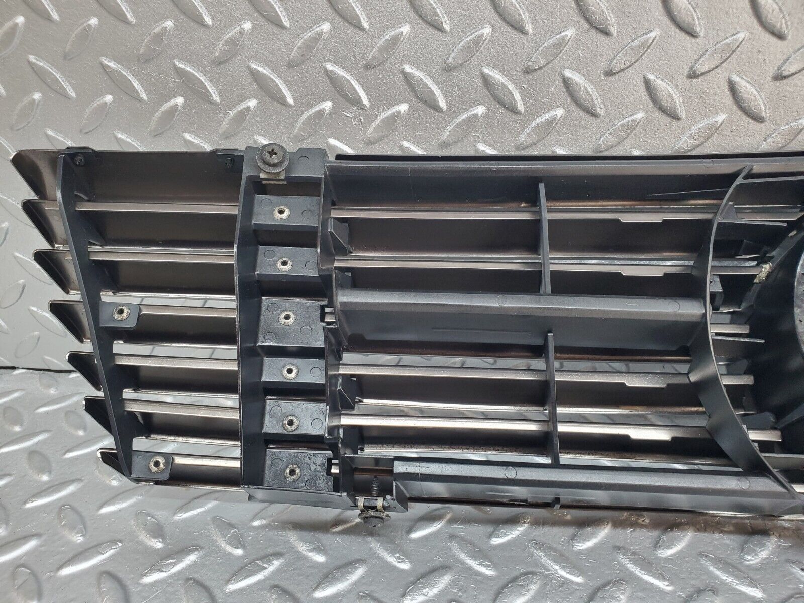 45118 Mercedes-Benz R129 300SL Coupe Bonnet Grill 1298800085