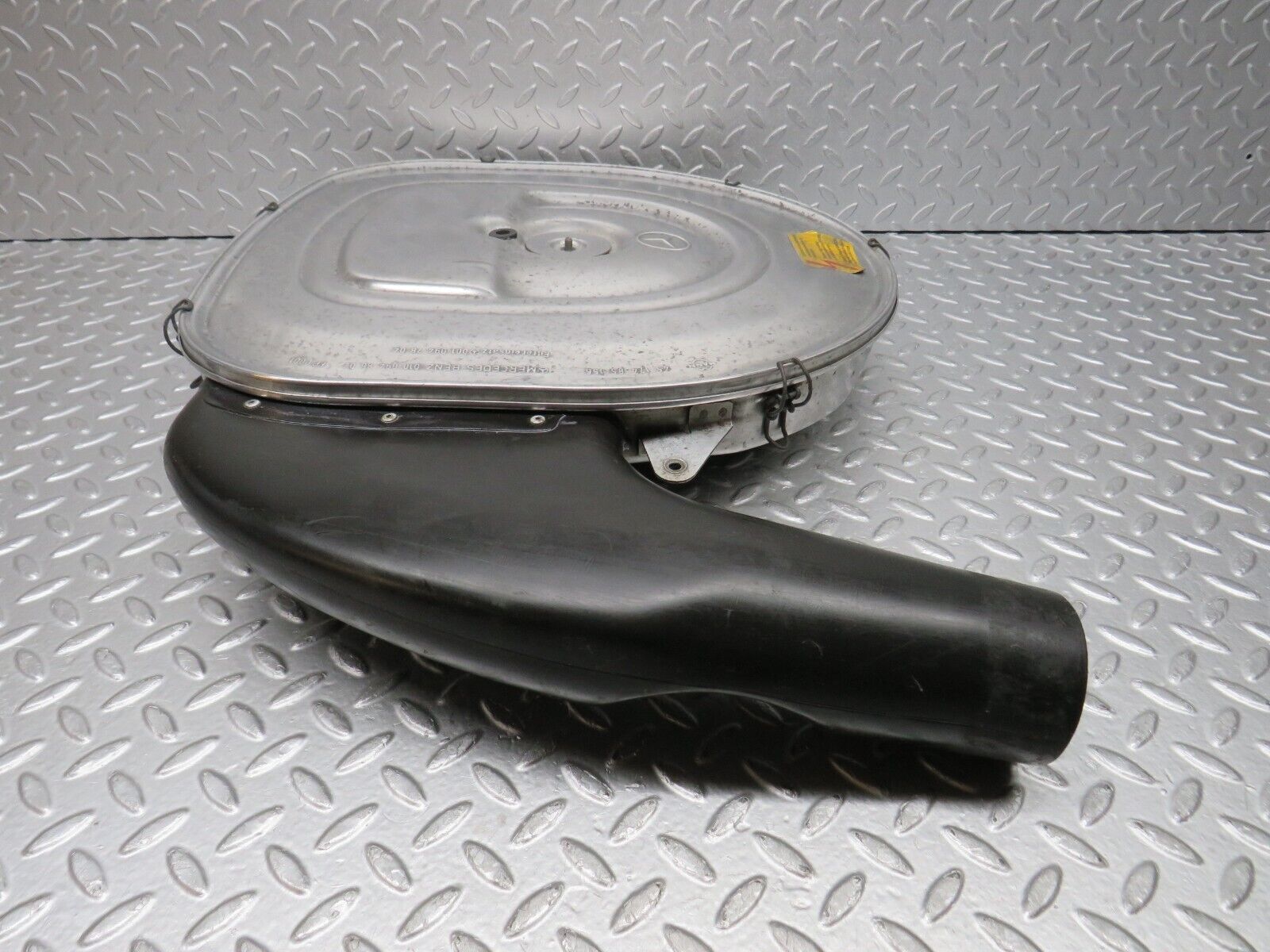 39176 Mercedes-Benz R107 500SL Aluminium Air Filter Housing 0100948602