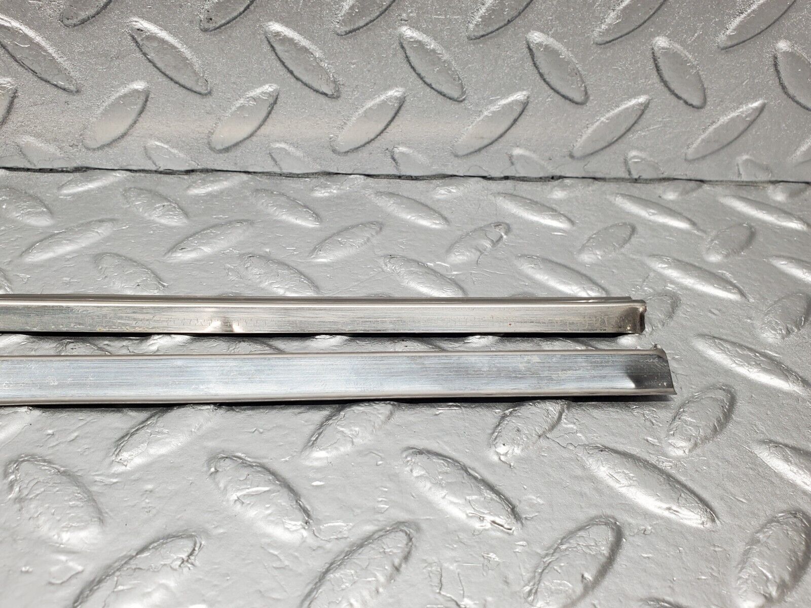 46455 Mercedes-Benz C123 280CE Coupe Sunroof Chrome Trim Set