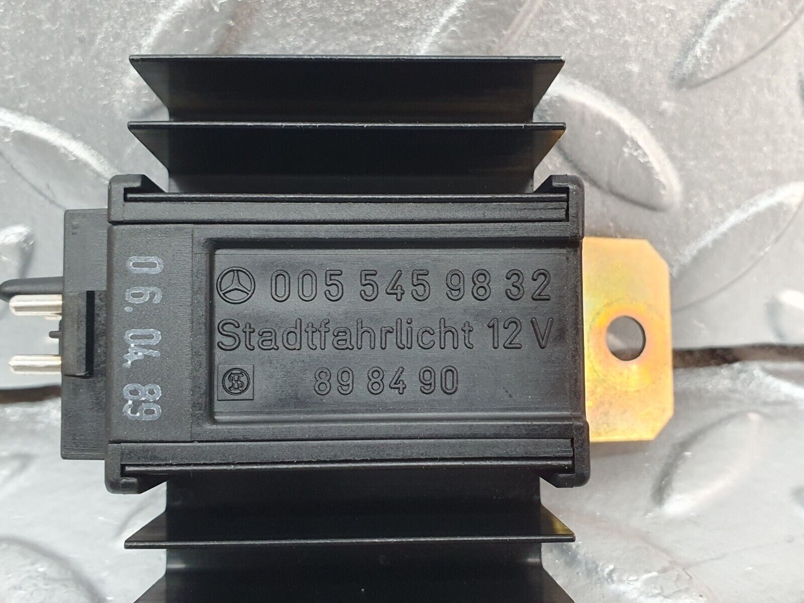 41900 Mercedes-Benz W202 C200 ECU Relay 0055459832