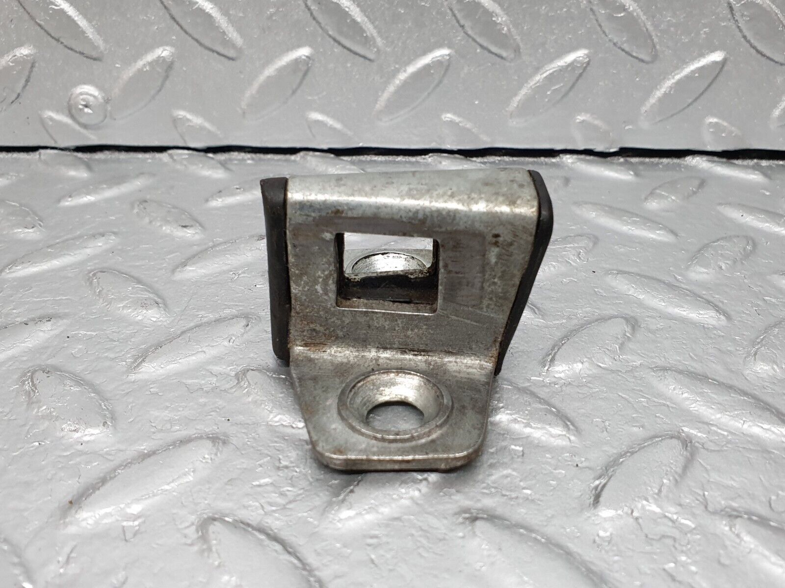 41690 Mercedes-Benz W124 200E Door Lock Latch