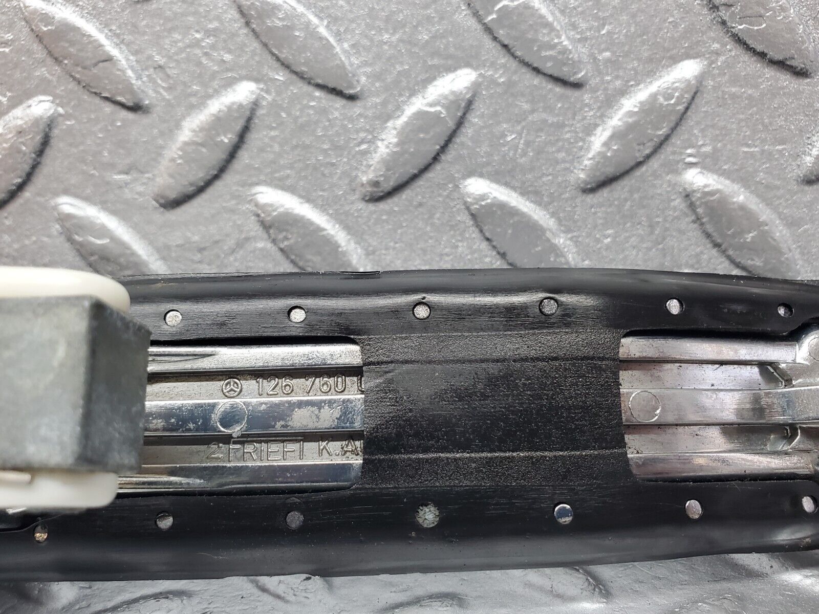 45647 Mercedes-Benz W126 420SE Rear Left Door Exterior Handle 1267600059