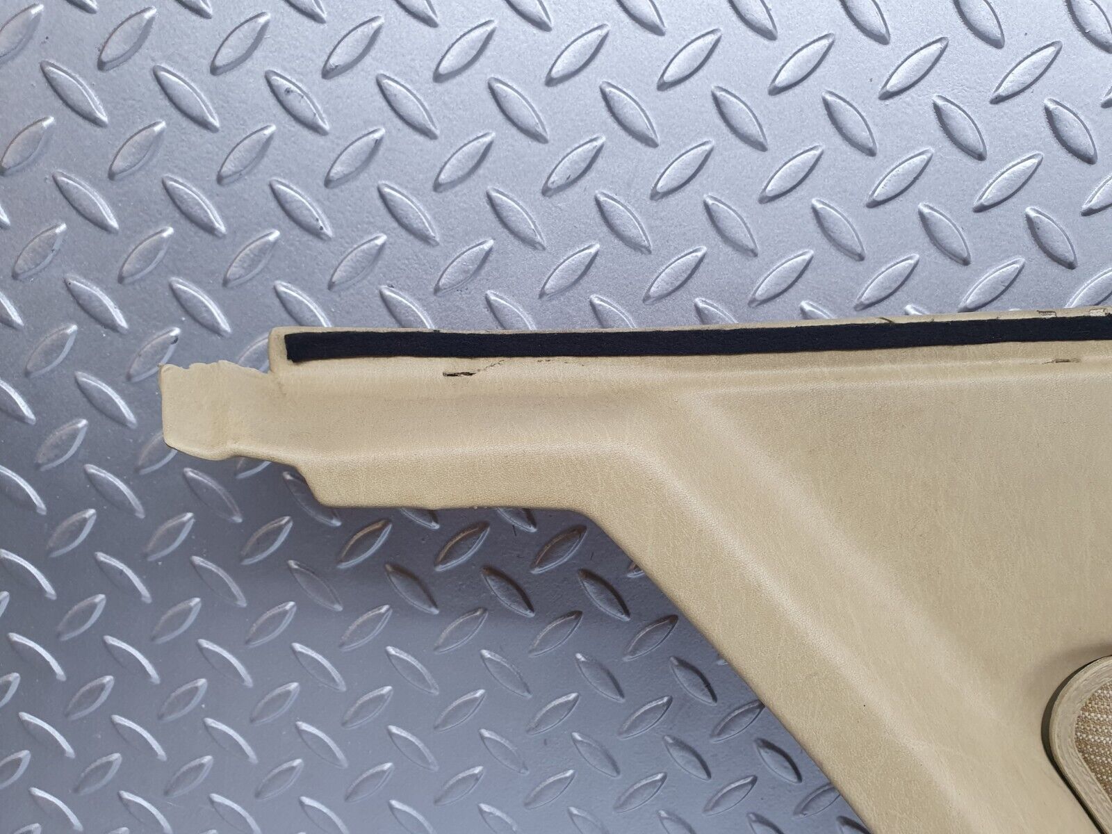 44052 Mercedes-Benz C123 230CE Coupe Rear Left Card Panel Beige