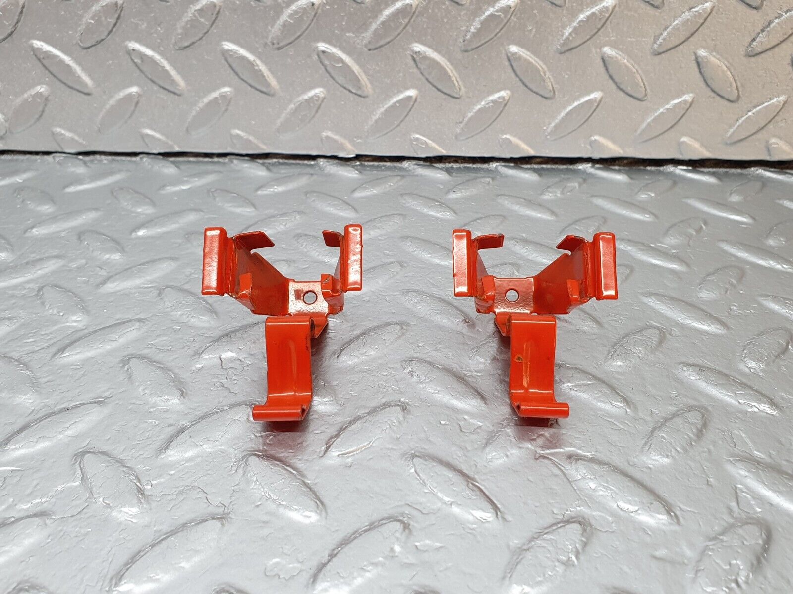 42527 Mercedes-Benz R129 320SL Coupe Rear Seat Holder 2x