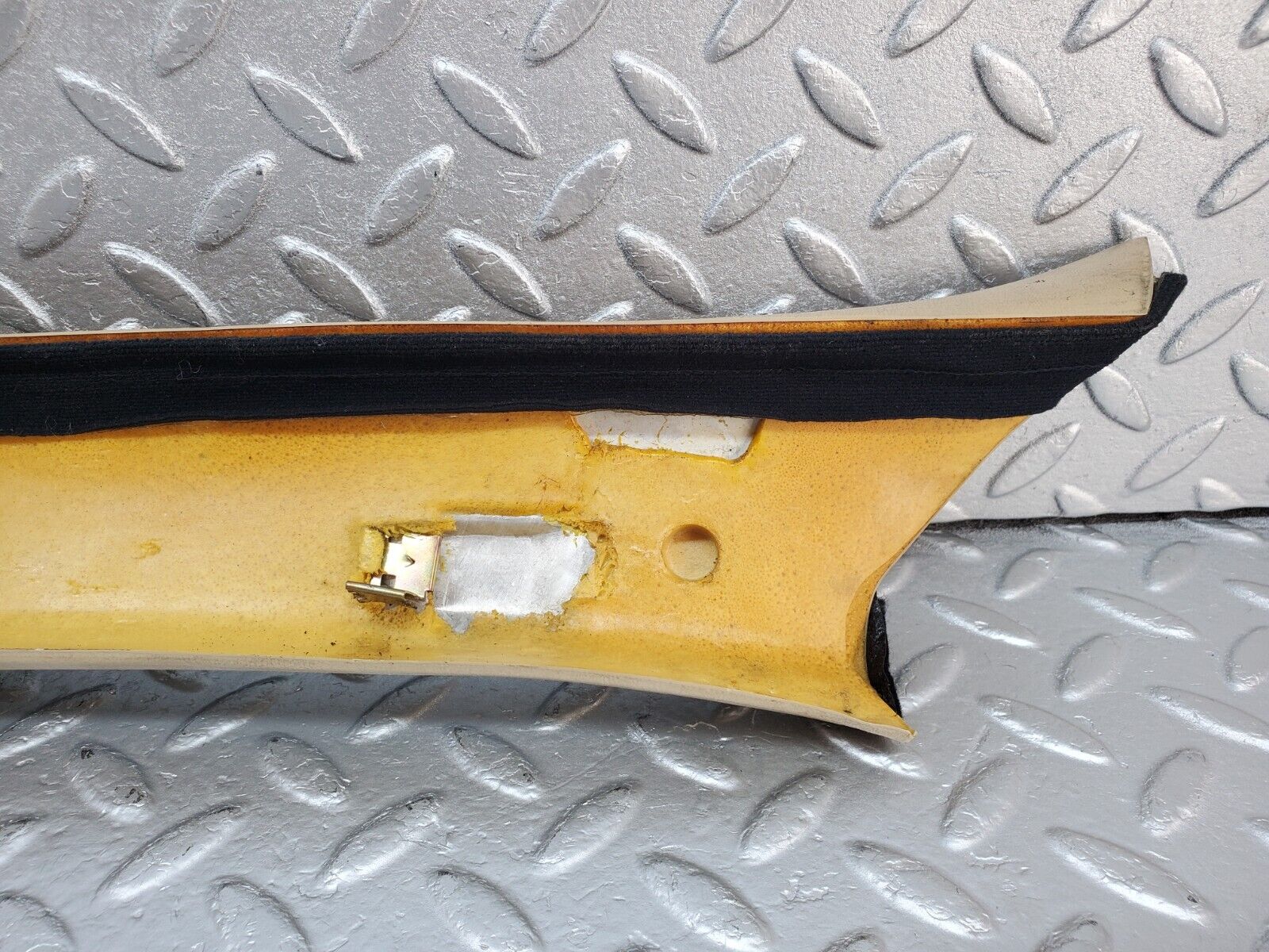 45563 Mercedes-Benz W126 420SE A Pillar Cover Trim Right Side Beige