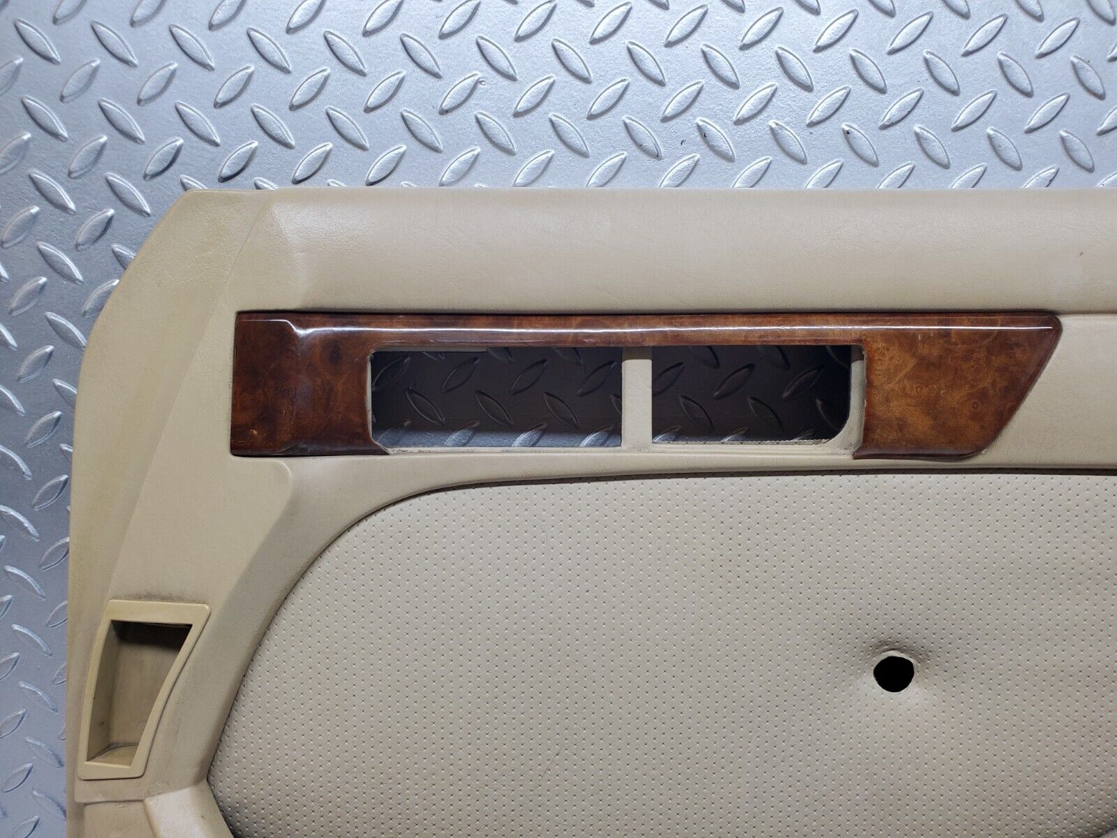 45718 Mercedes-Benz W126 420SE Front Right Door Card Beige 1267270270