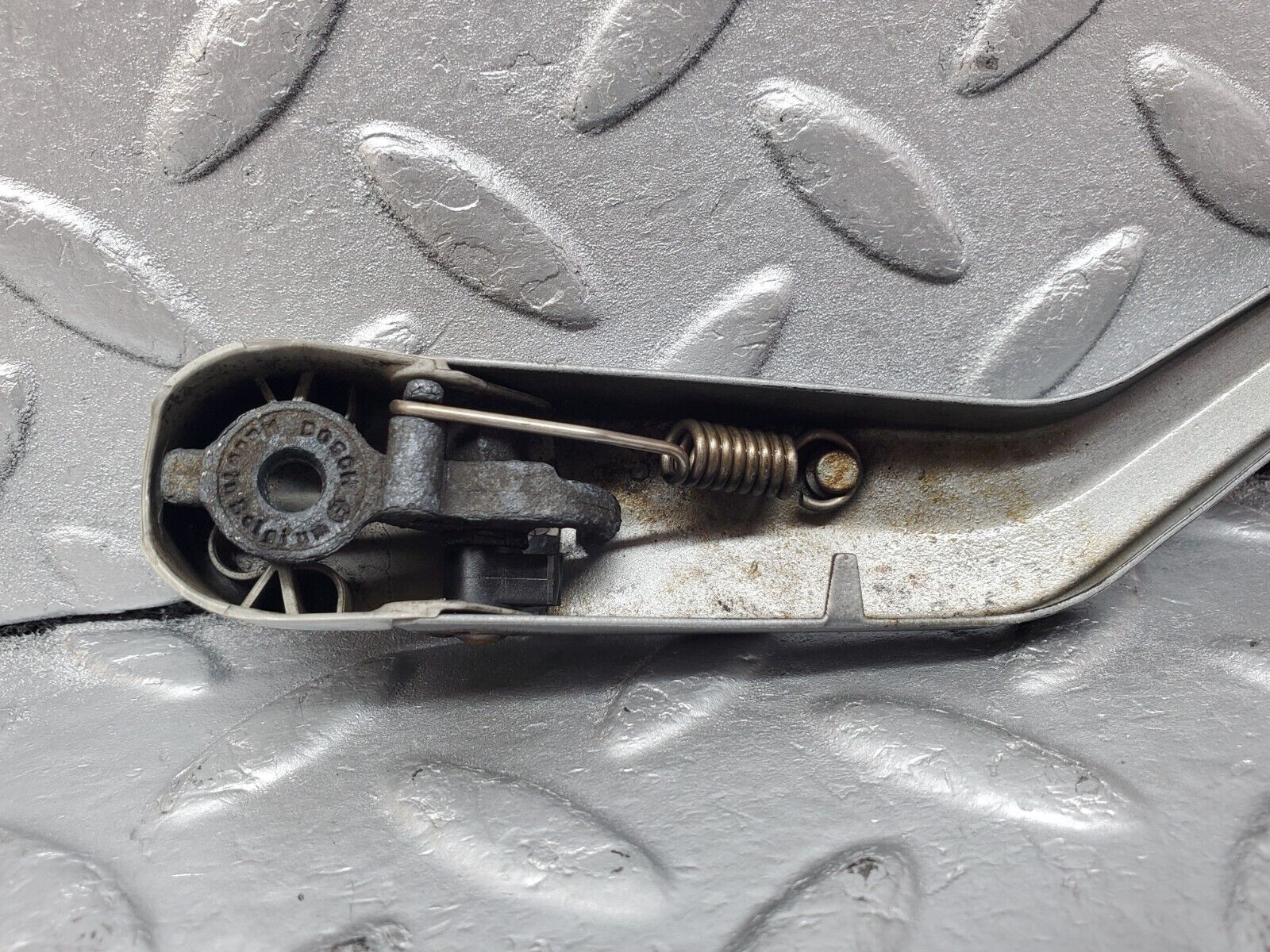 45817 Mercedes-Benz W126 420SE Headlight Wiper Arm Bosch Right Side