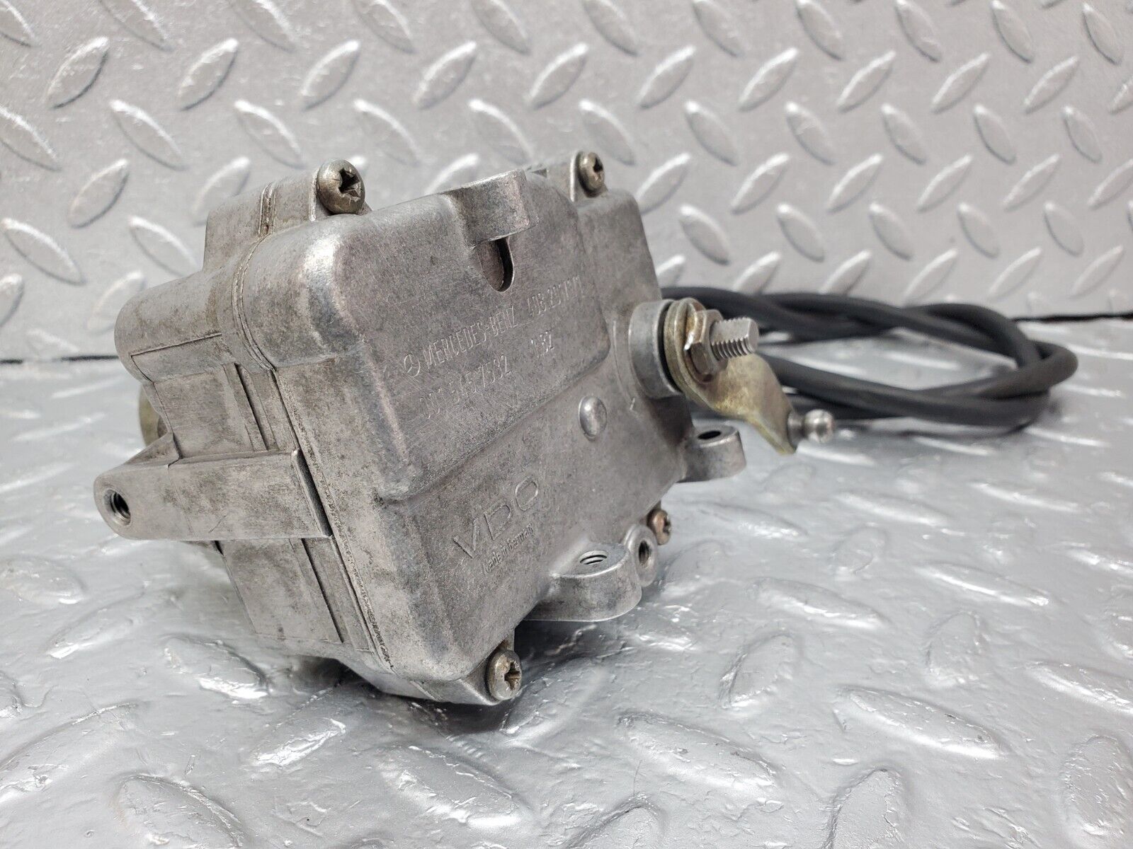45384 Mercedes-Benz 280E M110.983 Cruise Control Actuator VDO 0015457532