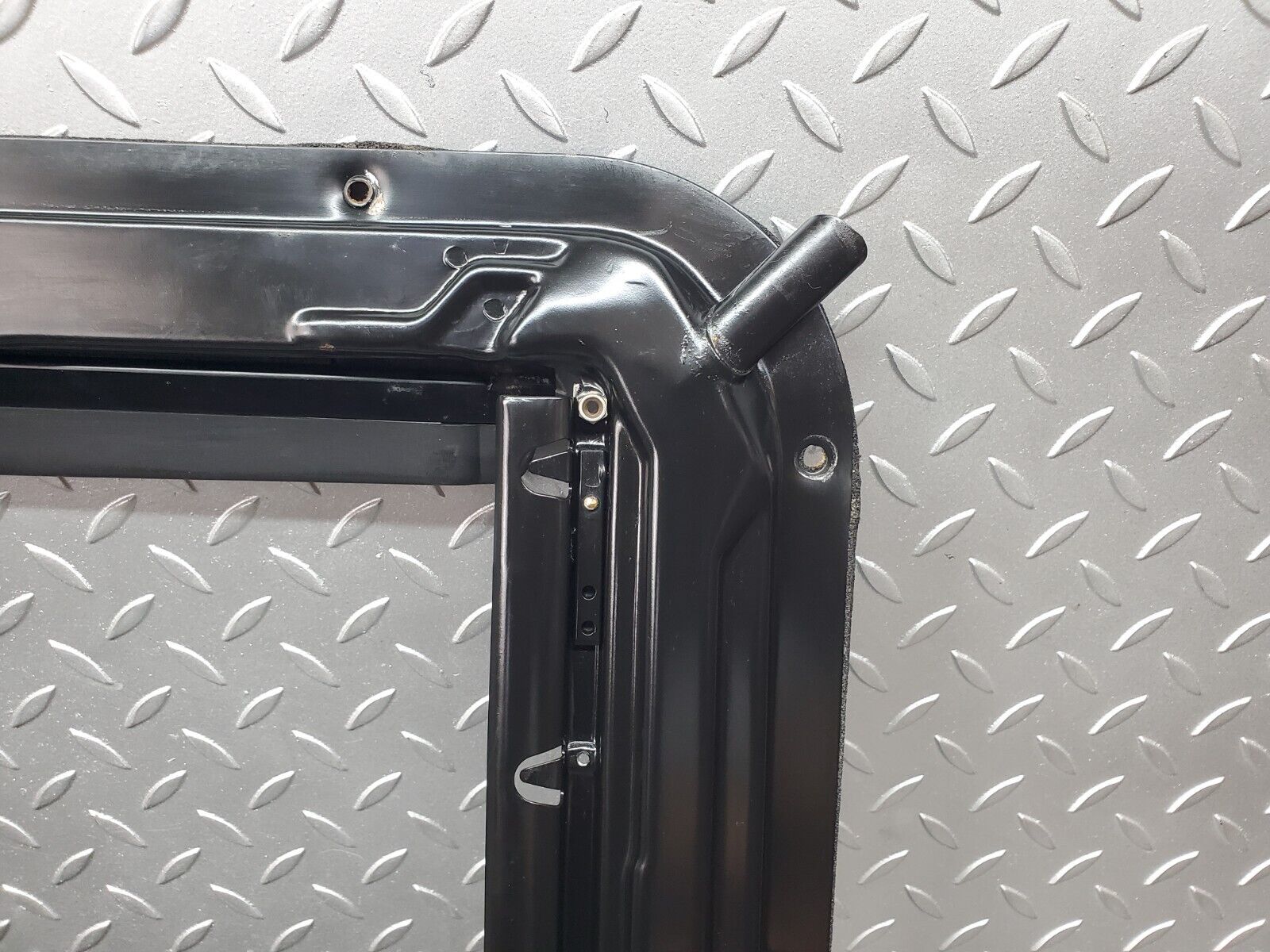 44885 Mercedes-Benz W124 220E Power Sunroof Frame