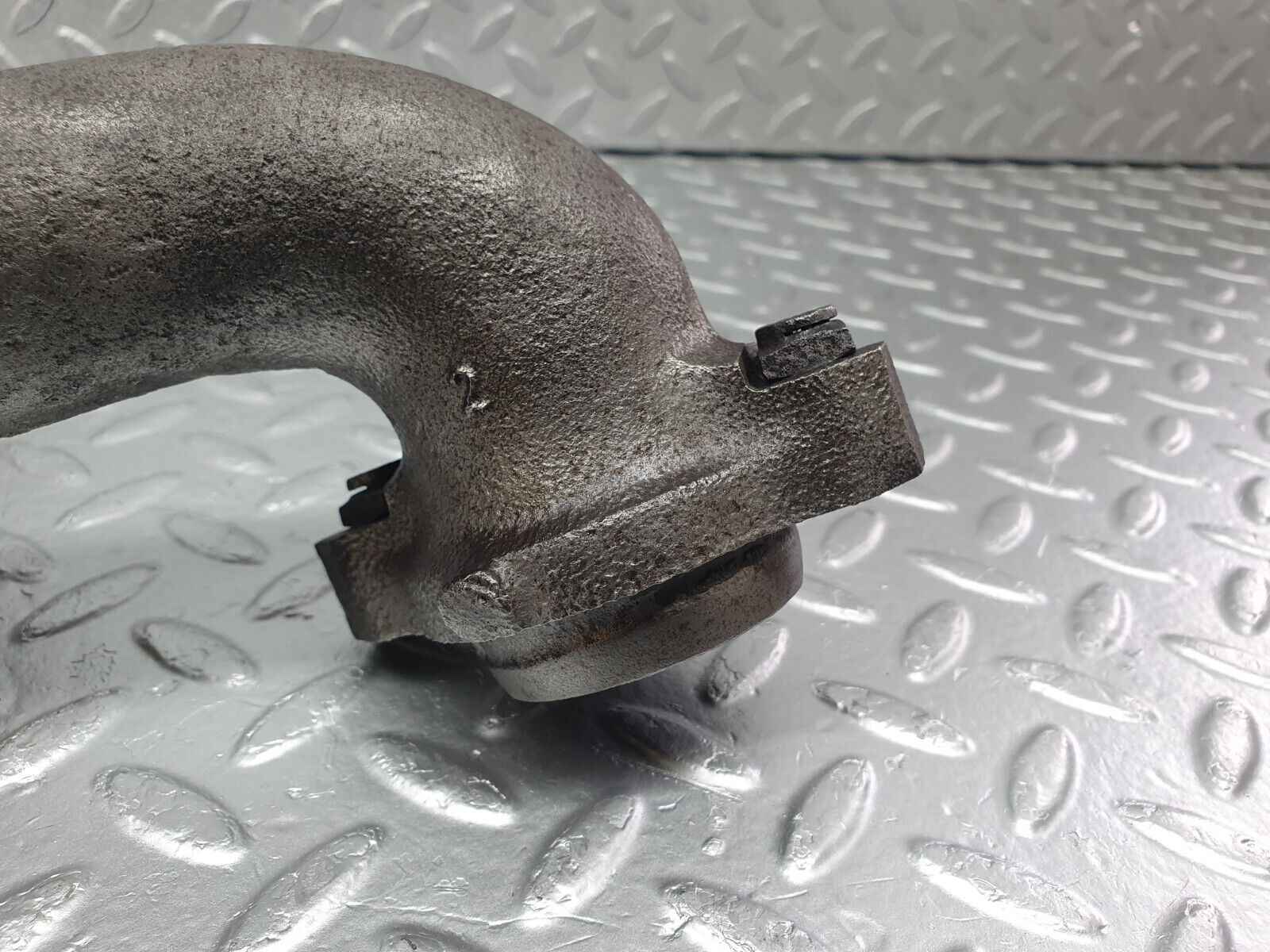 43605 Mercedes-Benz C126 380SEC Coupe Exhaust Manifold Left Side 1161420502