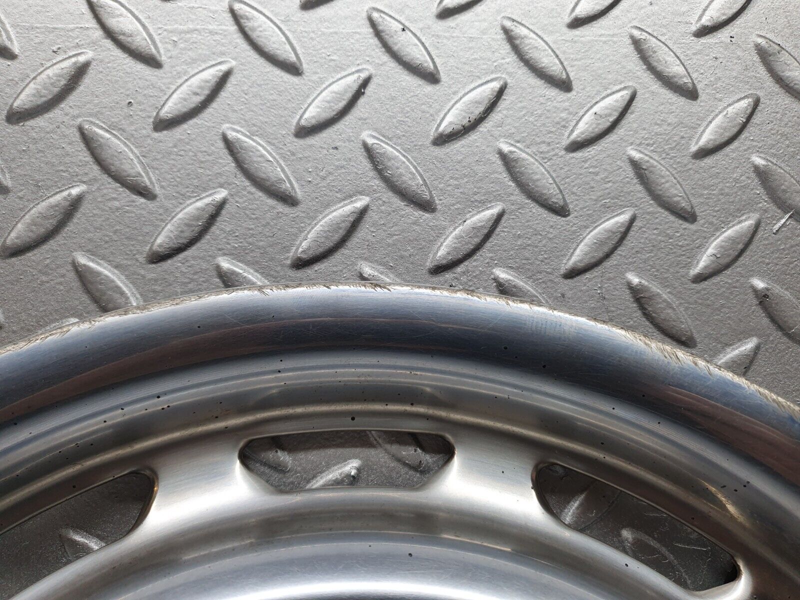 44163 Mercedes-Benz C123 230CE Coupe Wheel Hub Cap 14''