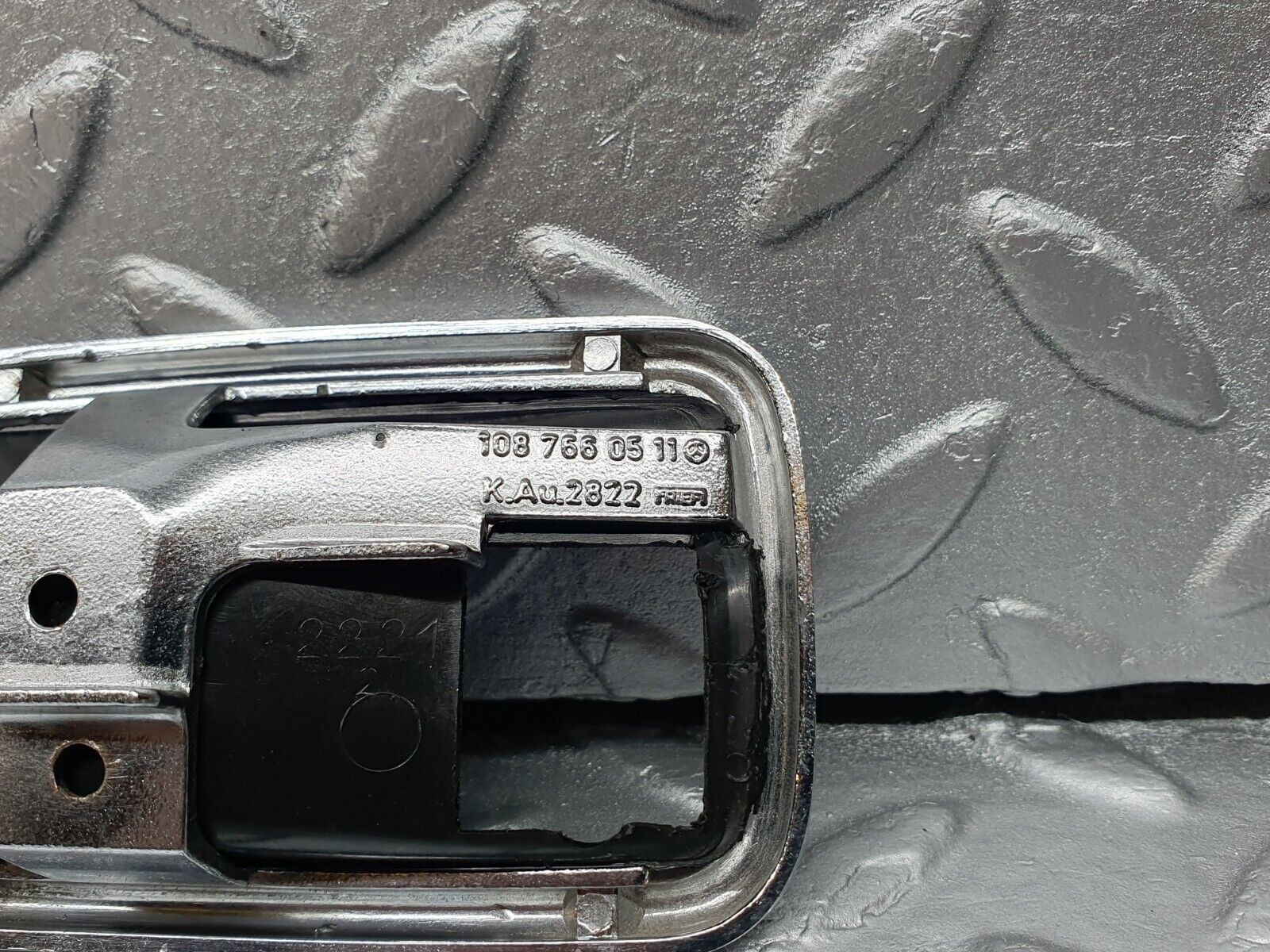 43107 Mercedes-Benz W108 280SE Chrome Frame For Door Opener Left 1087660511