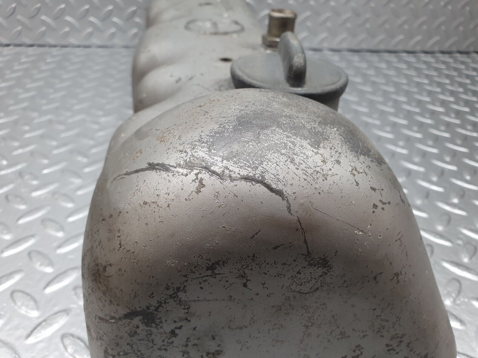 43388 Mercedes-Benz W108 280SE Cylinder Head Valve Cover 1300160005