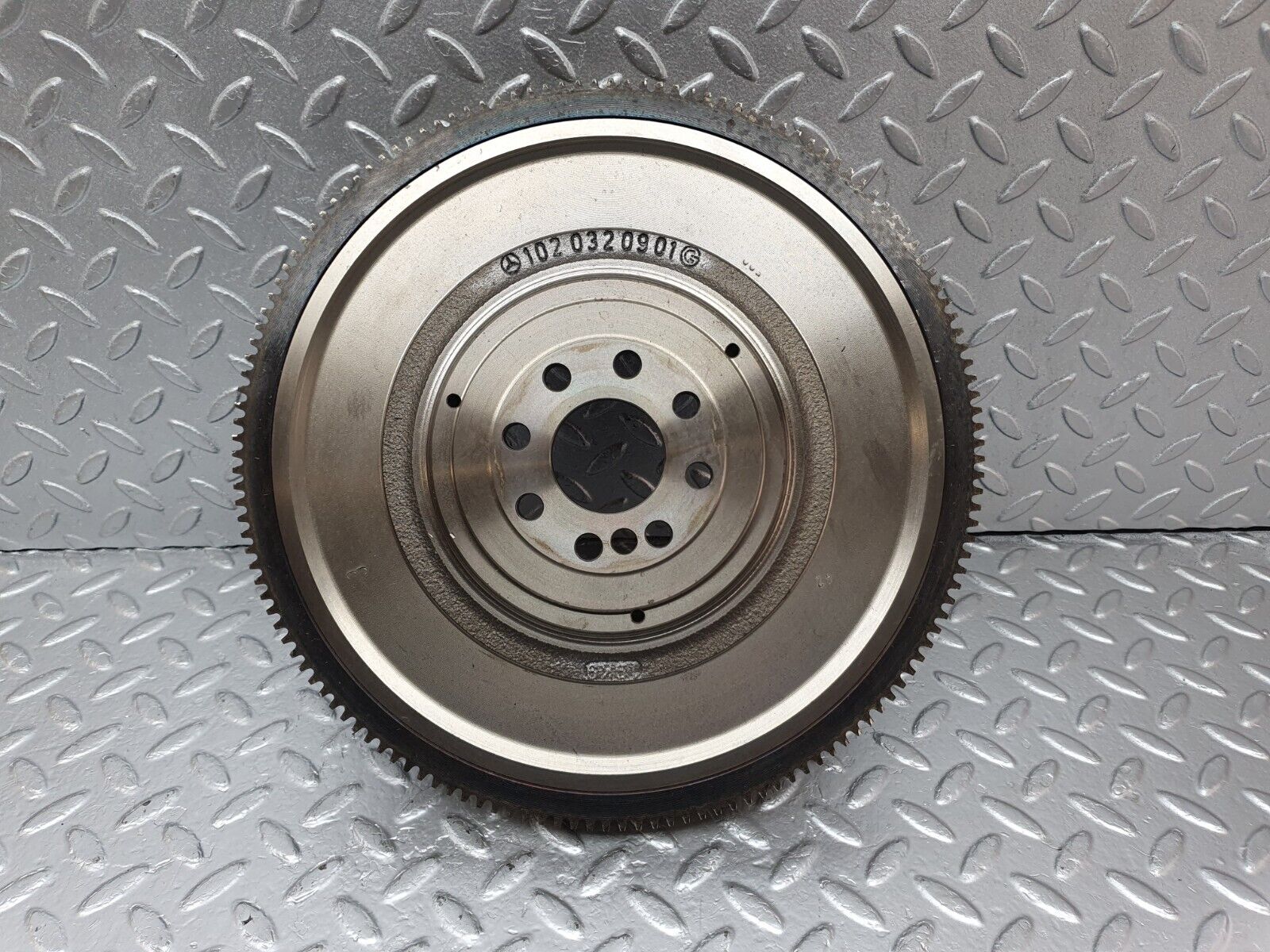 42725 Mercedes-Benz W201 190 2.0L Flywheel Starter Ring Manual Gearbox 1020320901